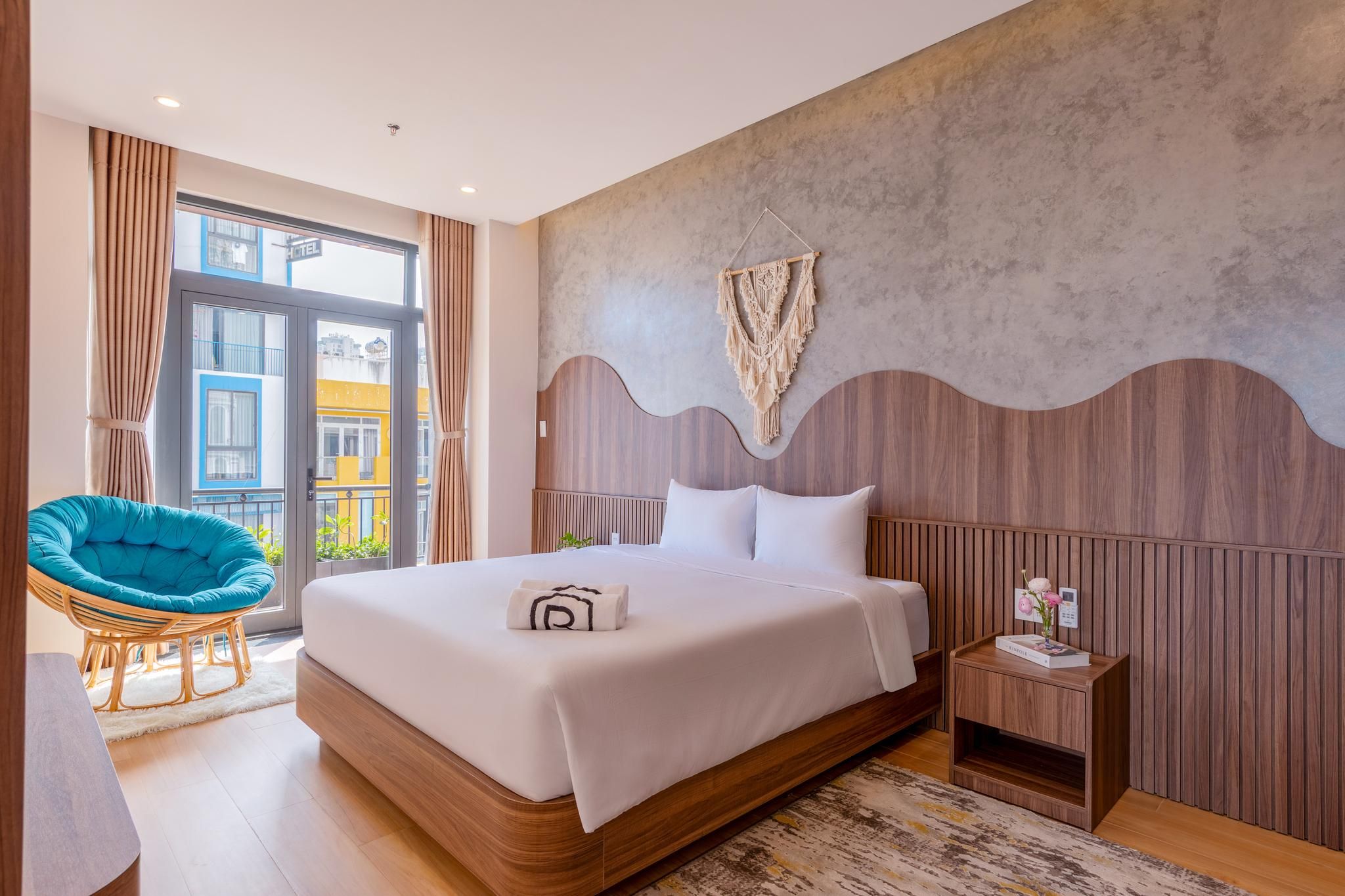 Deluxe One-Bedroom Apartment with City View