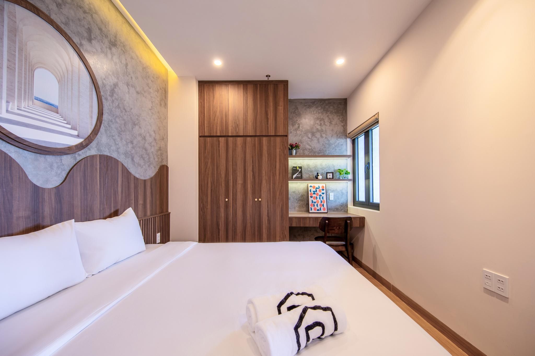 Superior One-Bedroom Apartment with Balcony
