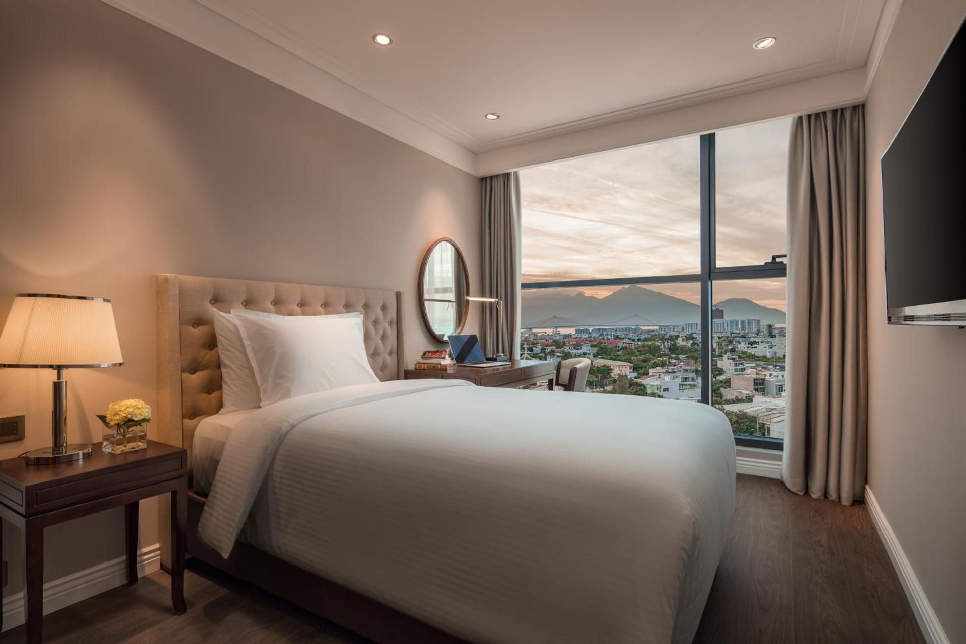 Two-Bedroom Apartment with City View