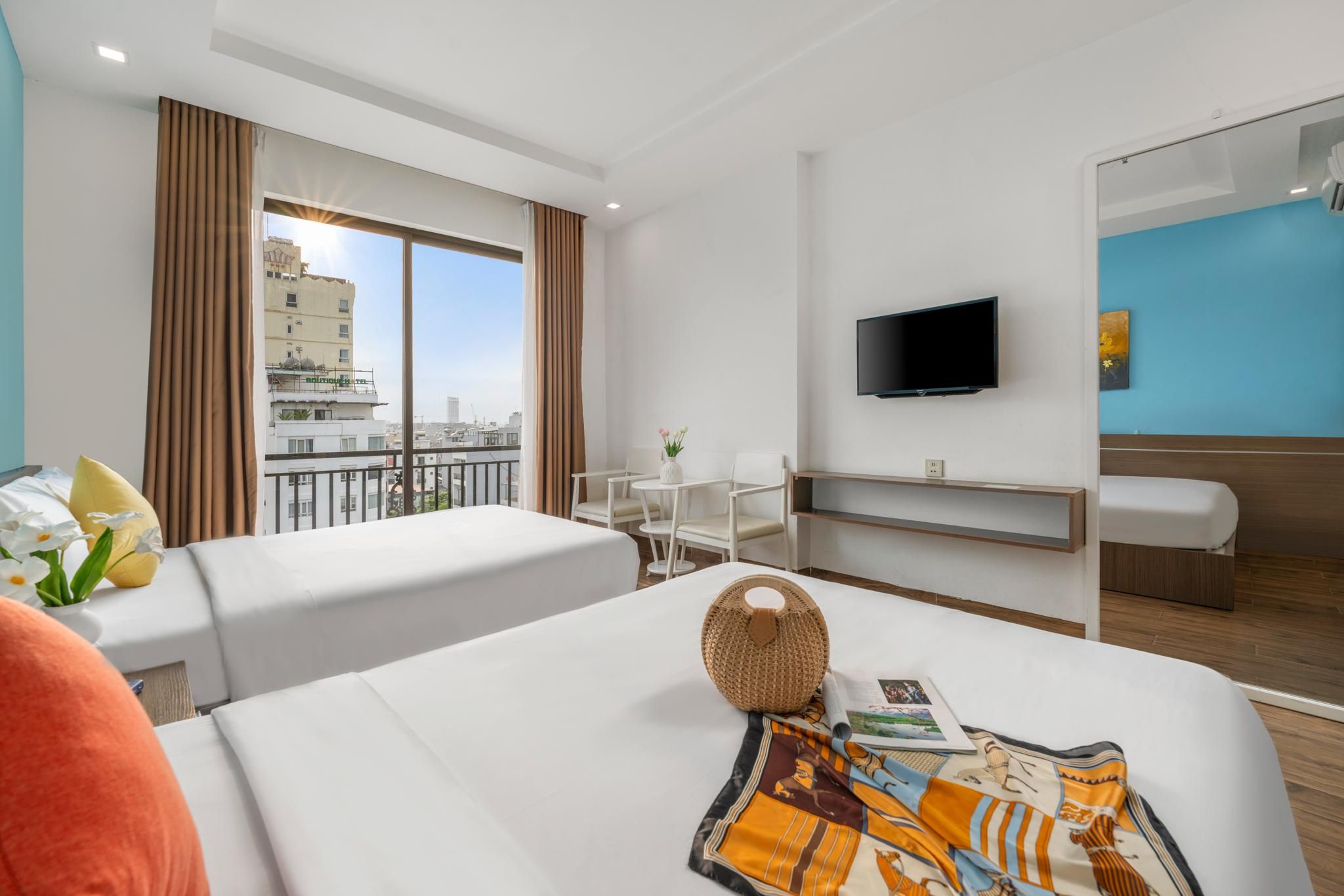 Family Suite with Bathtub