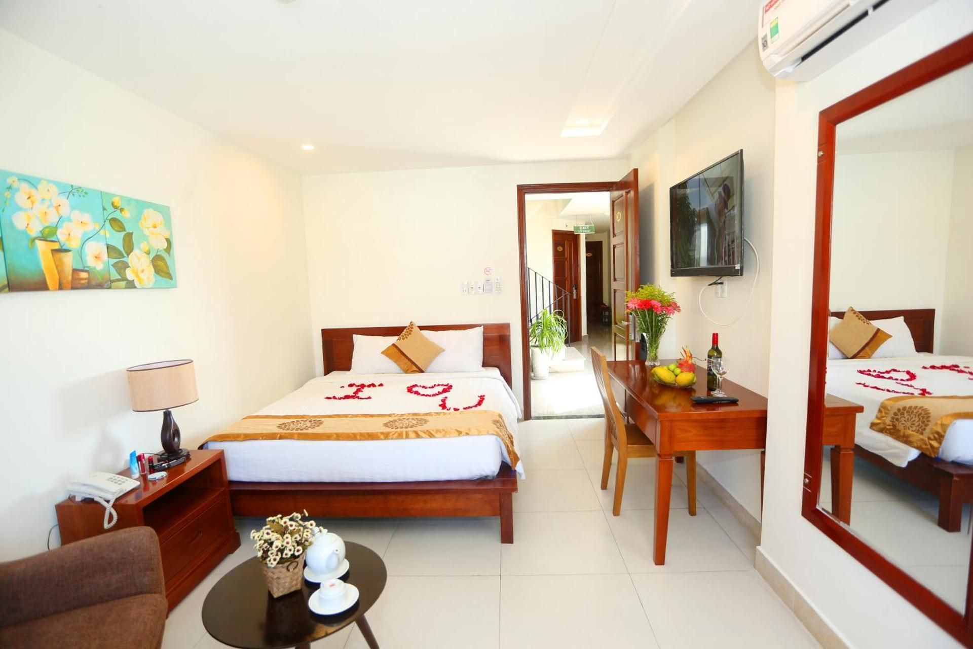 One Bedroom Deluxe Mountain View