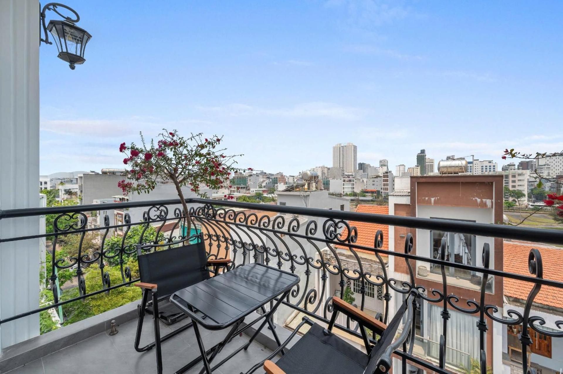 Studio with Balcony