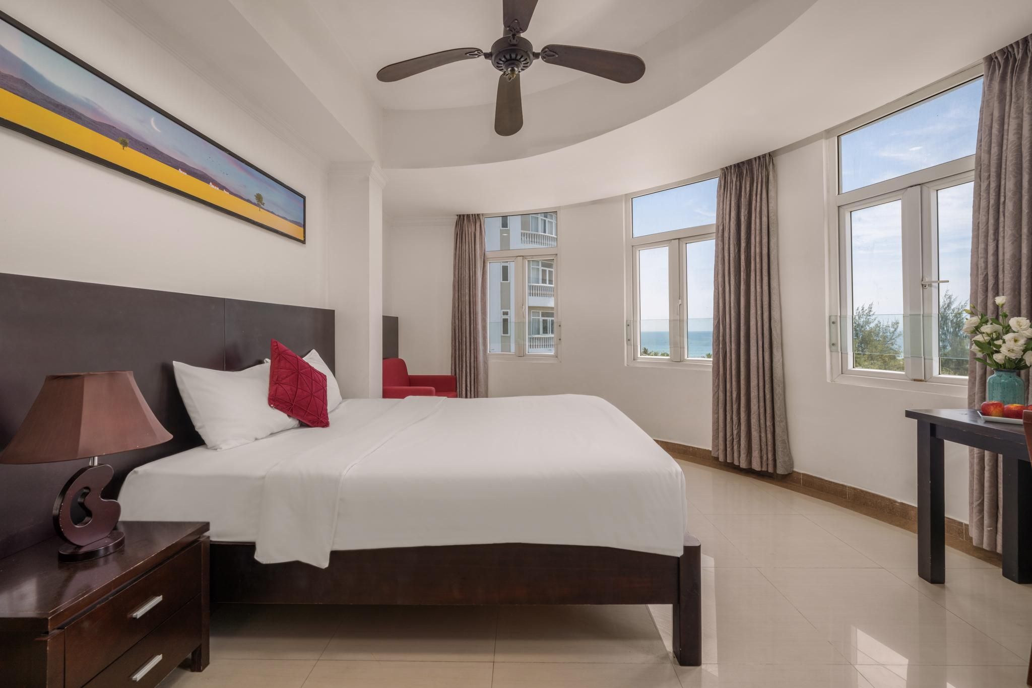 Junior Suite - 1 King Bed
