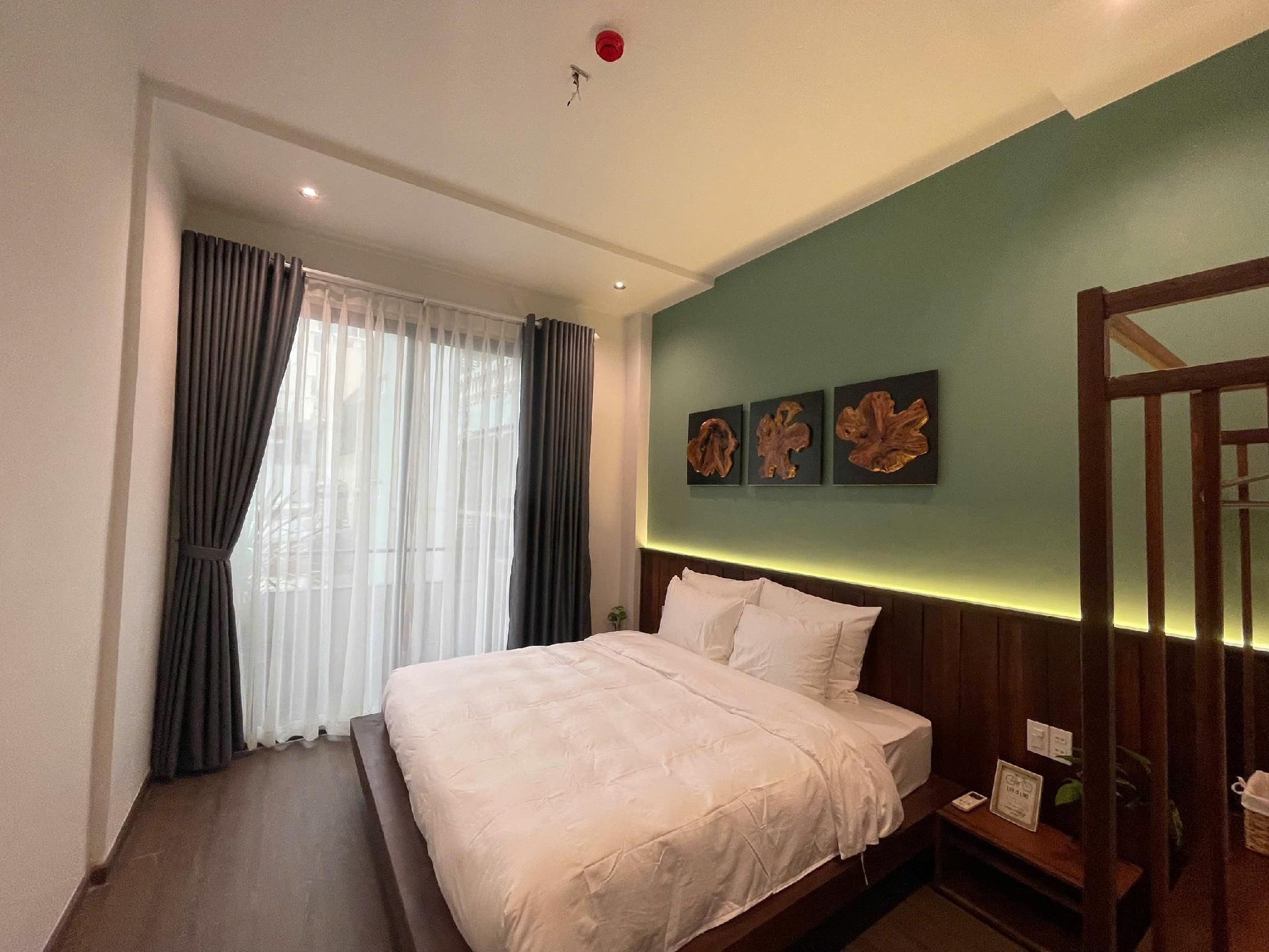 One Bedroom Apartment with Balcony