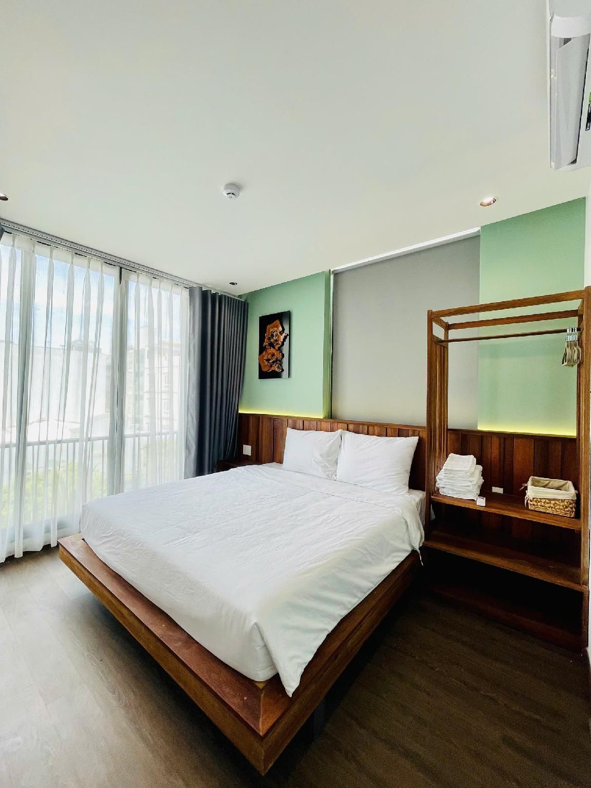 2-Bedroom Apartment with Terrace