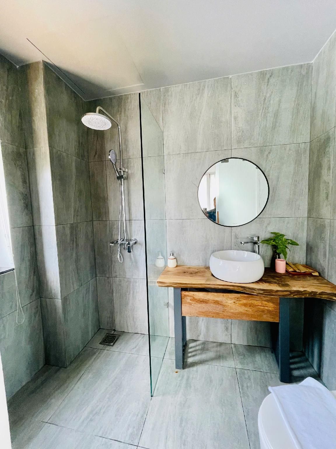 2-Bedroom Apartment with Terrace