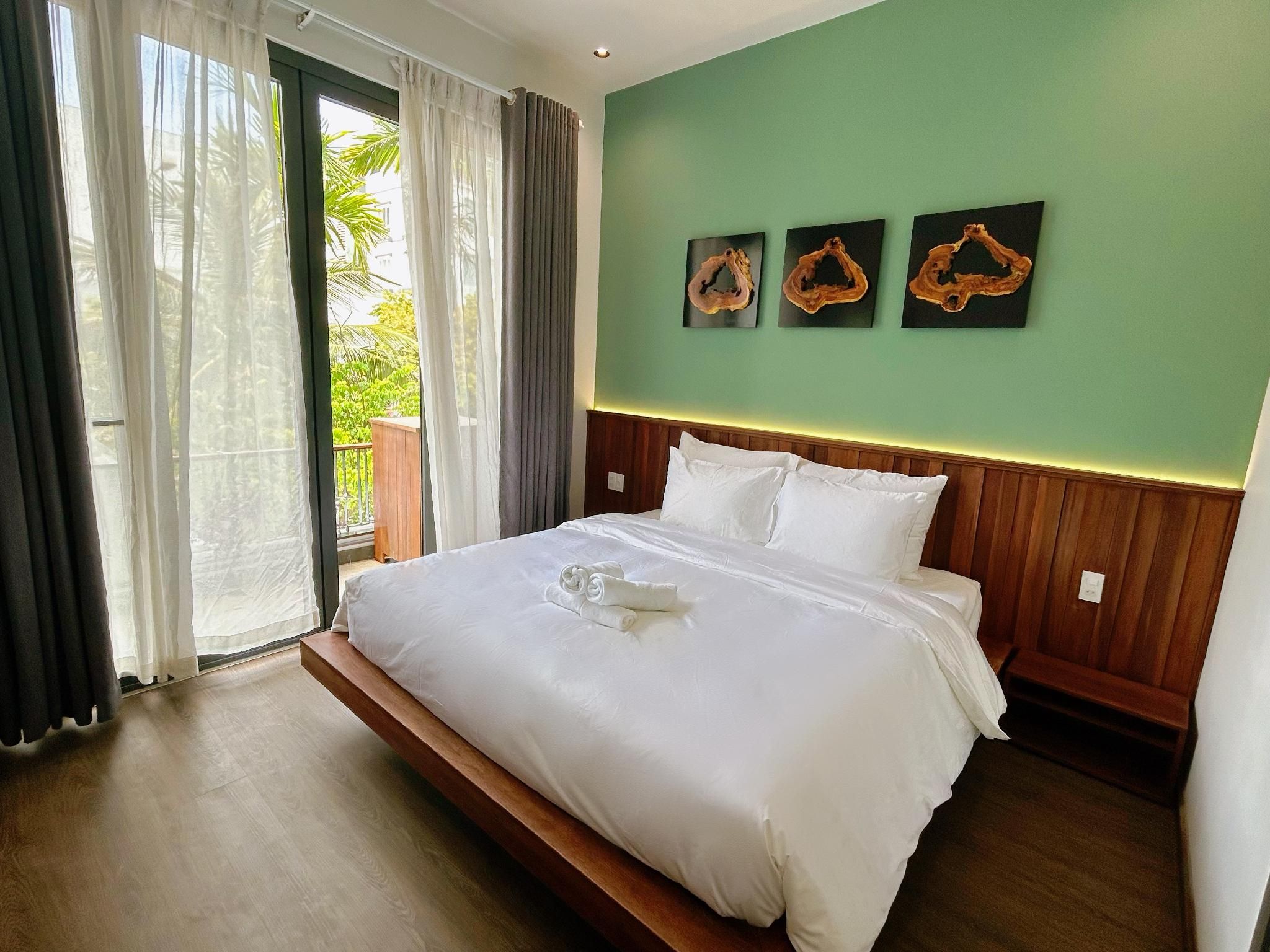 Two Bedroom Apartment with Balcony