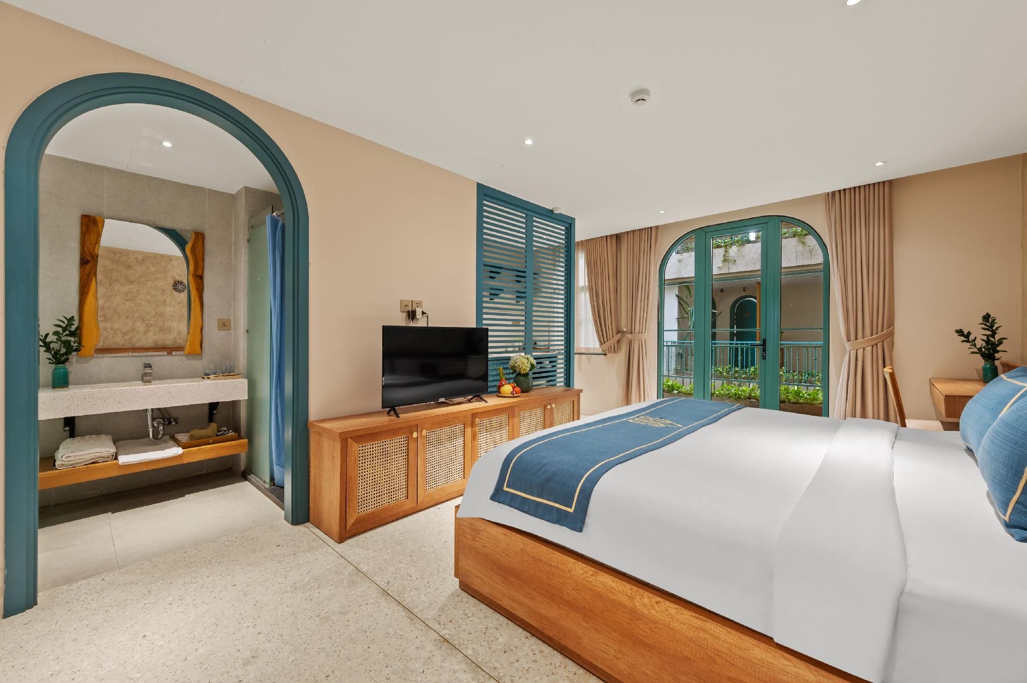 Serenity Retreat Studio Balcony Double Bed