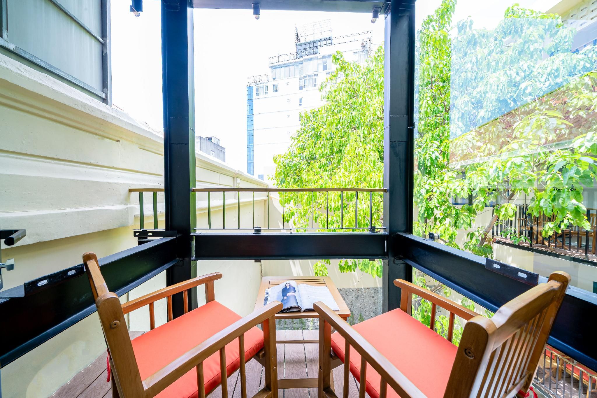 Deluxe Studio Garden View