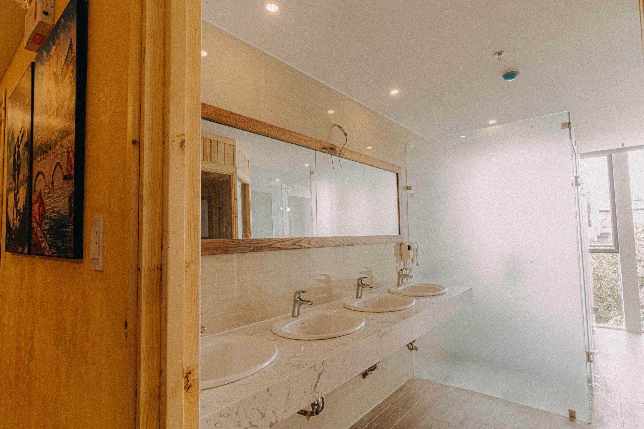 Single Bed in Mixed Dormitory Room