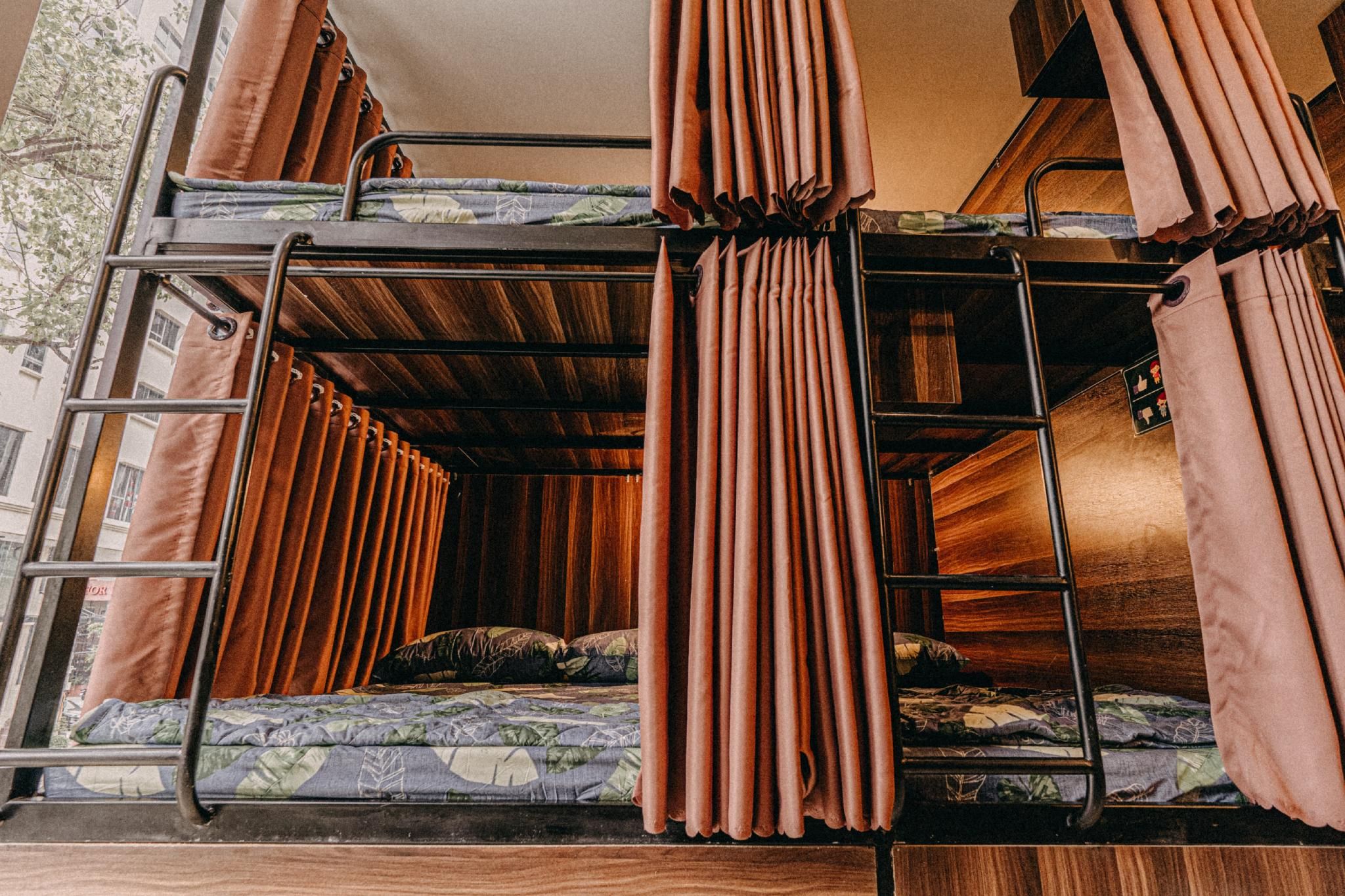 Bed in 8 Bed Dorm - Shared Bathroom