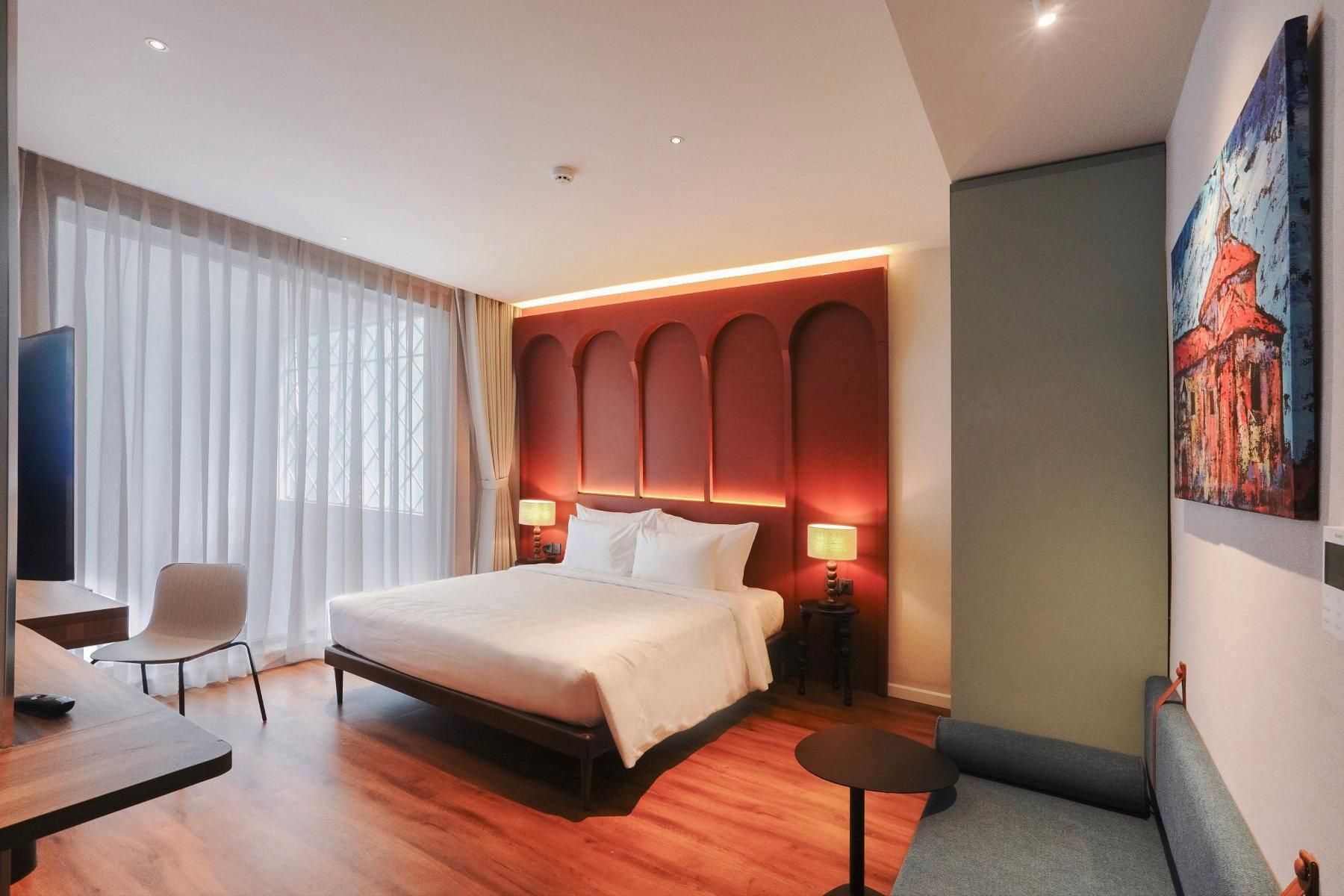 Deluxe Comfort King Room