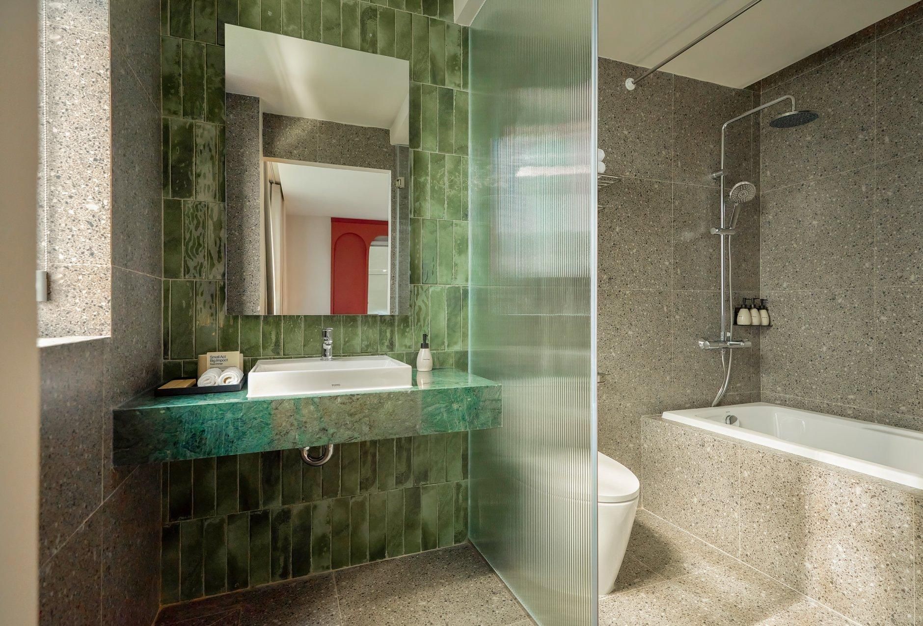 M Village Hotel Da Nang Centre - Free Laundry and Kitchen River View Executive Suite 3