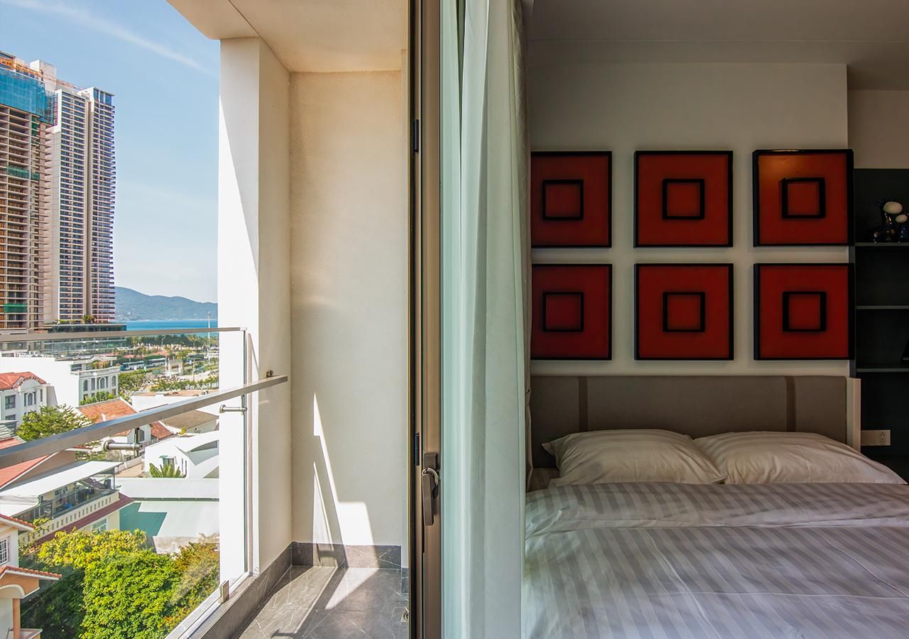 Amber Bay Suites Da Nang Studio - King Room with Balcony 2