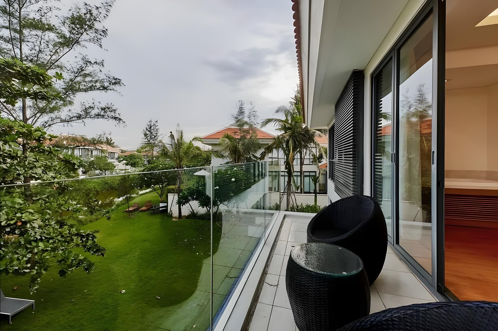 5 Bedrooms Pool Villa
