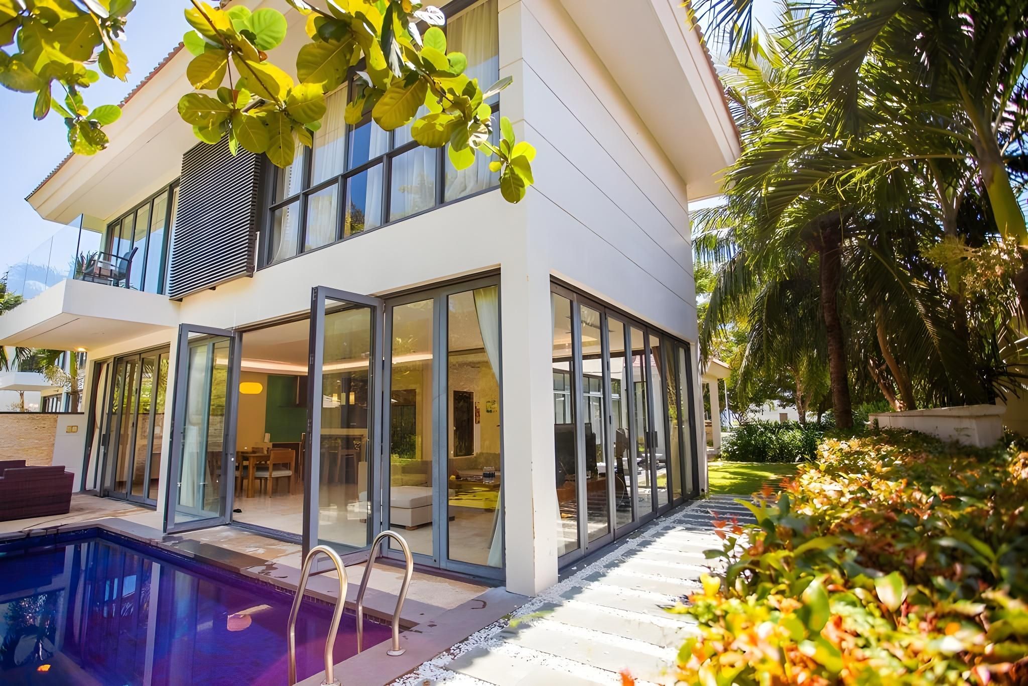 Plumeria Flower Villas - The Ocean Villas Danang