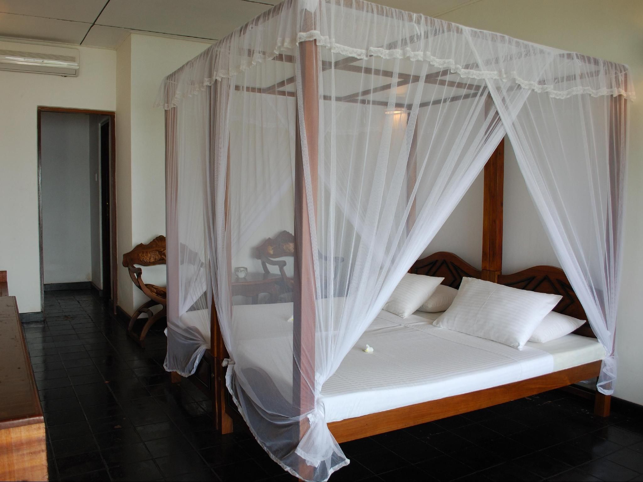 Standard Poolside Room