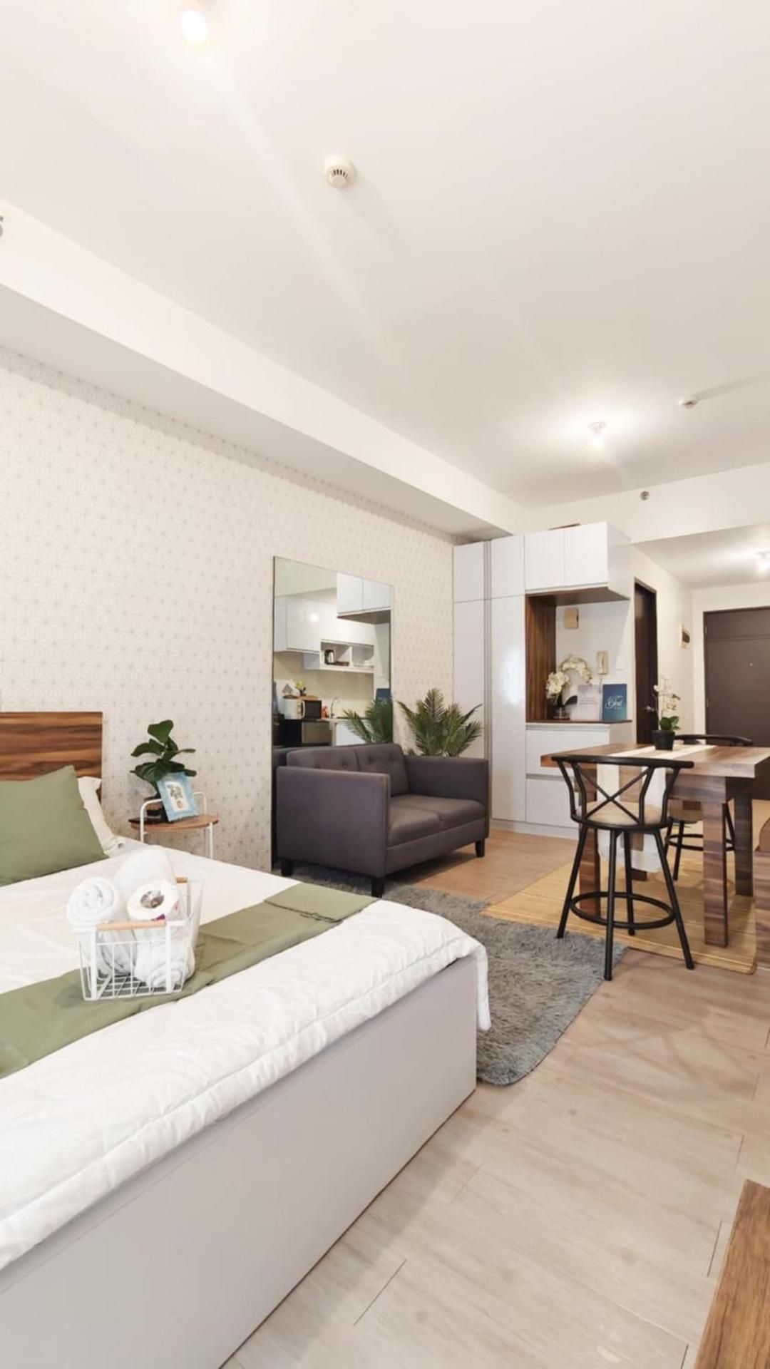 Deluxe Double or Twin Room with City View