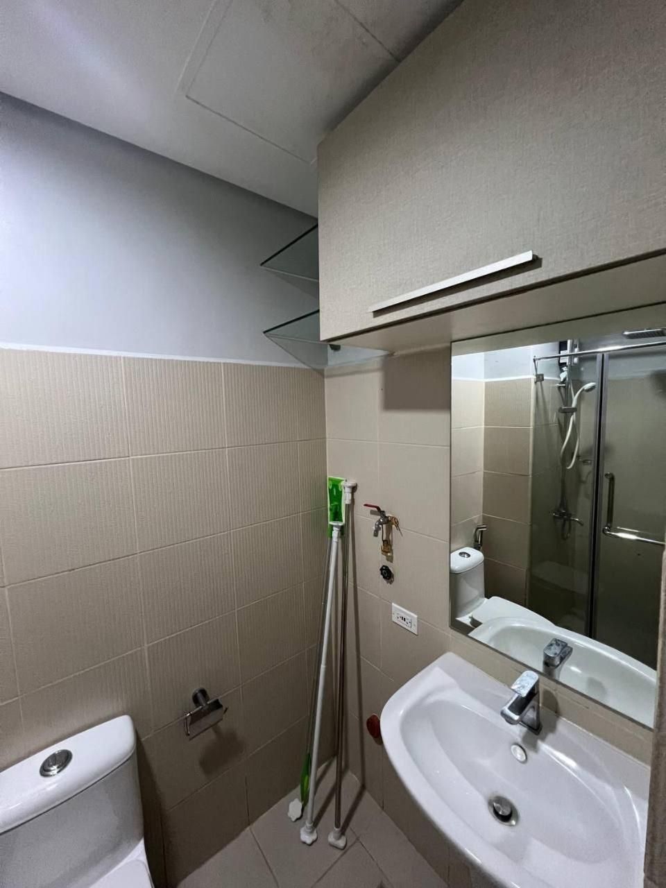 One-Bedroom Apartment with Balcony