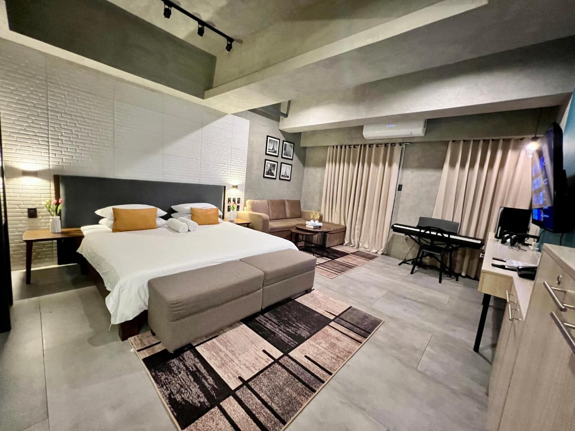 Deluxe Apartment