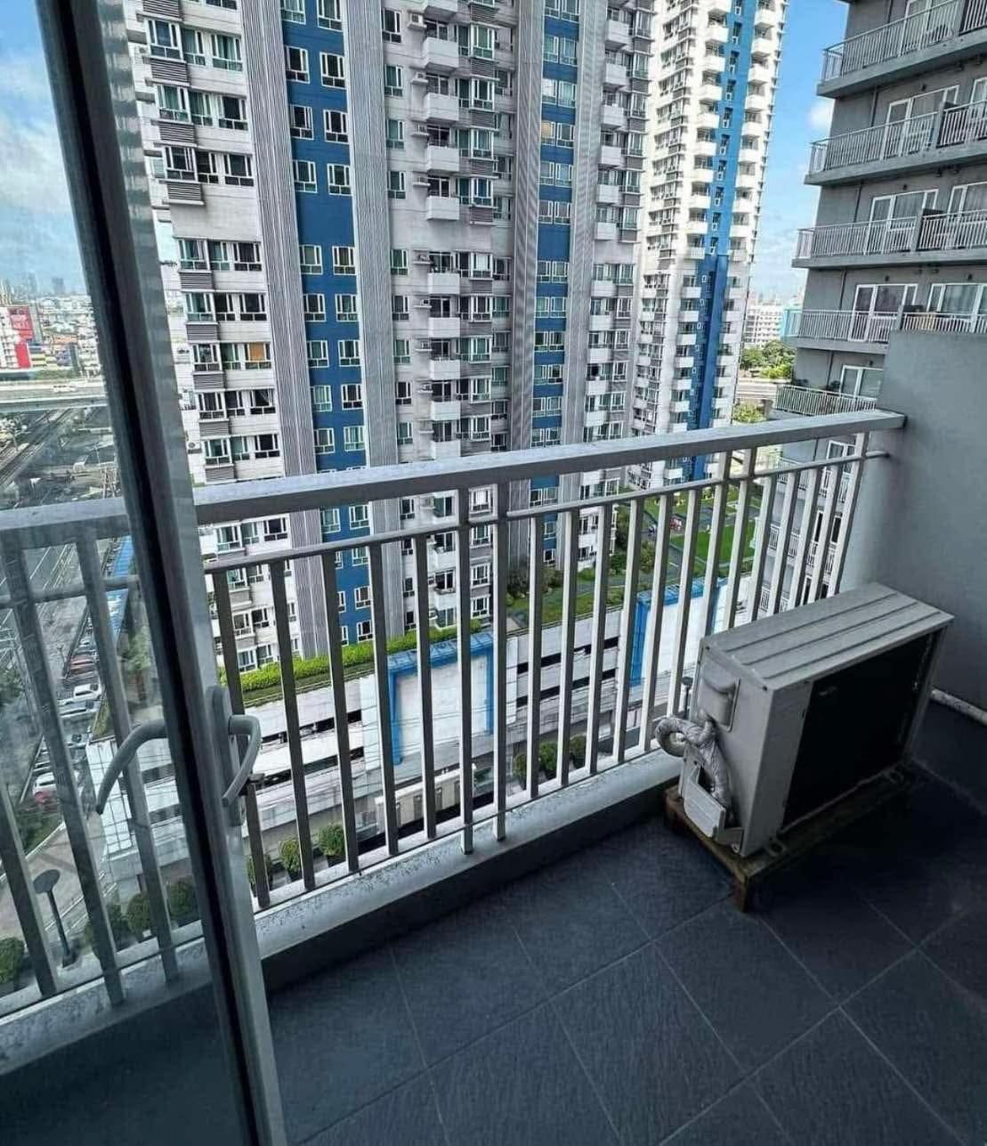 One-Bedroom Apartment with Balcony and Water View
