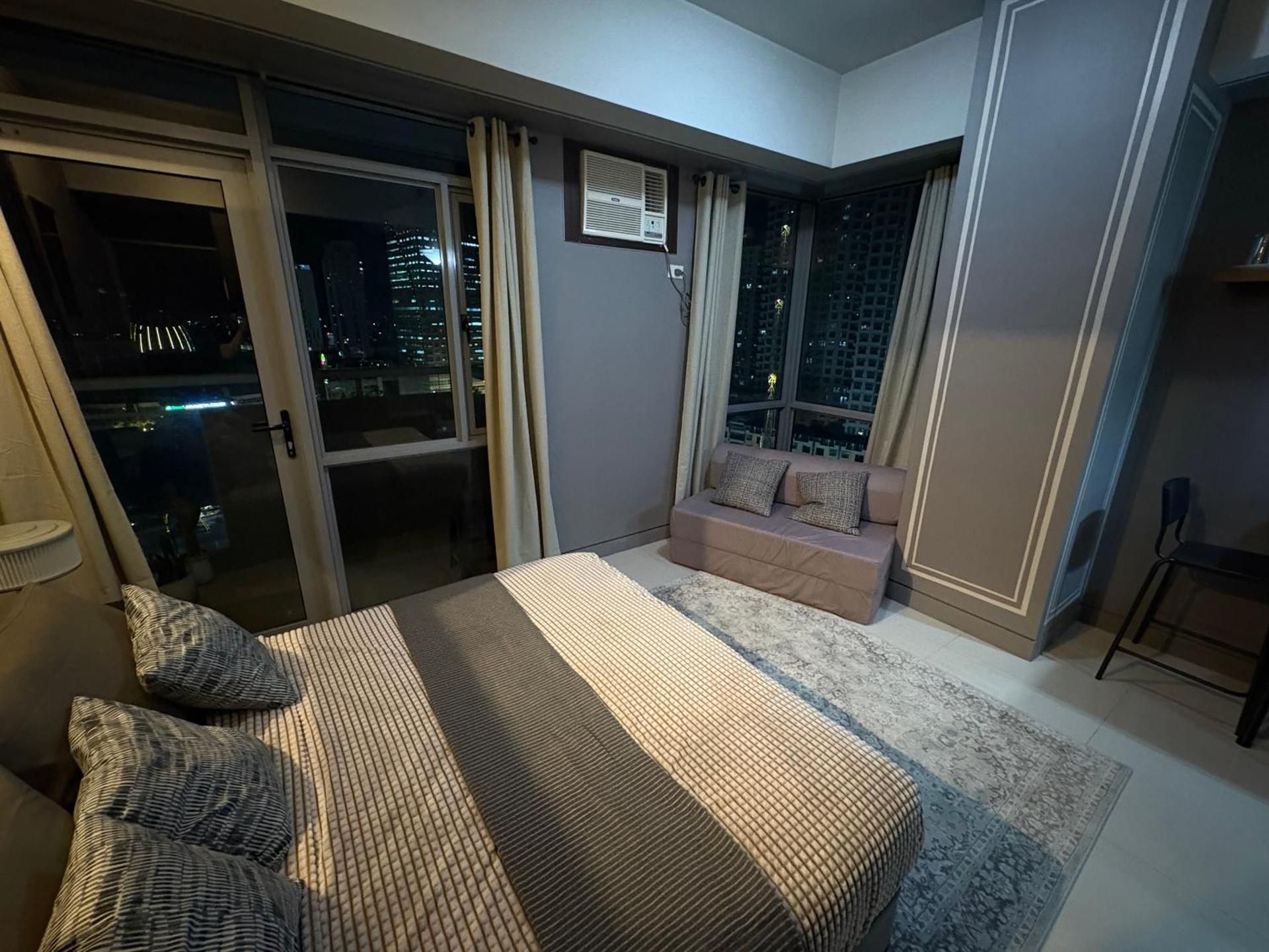 Studio with Balcony