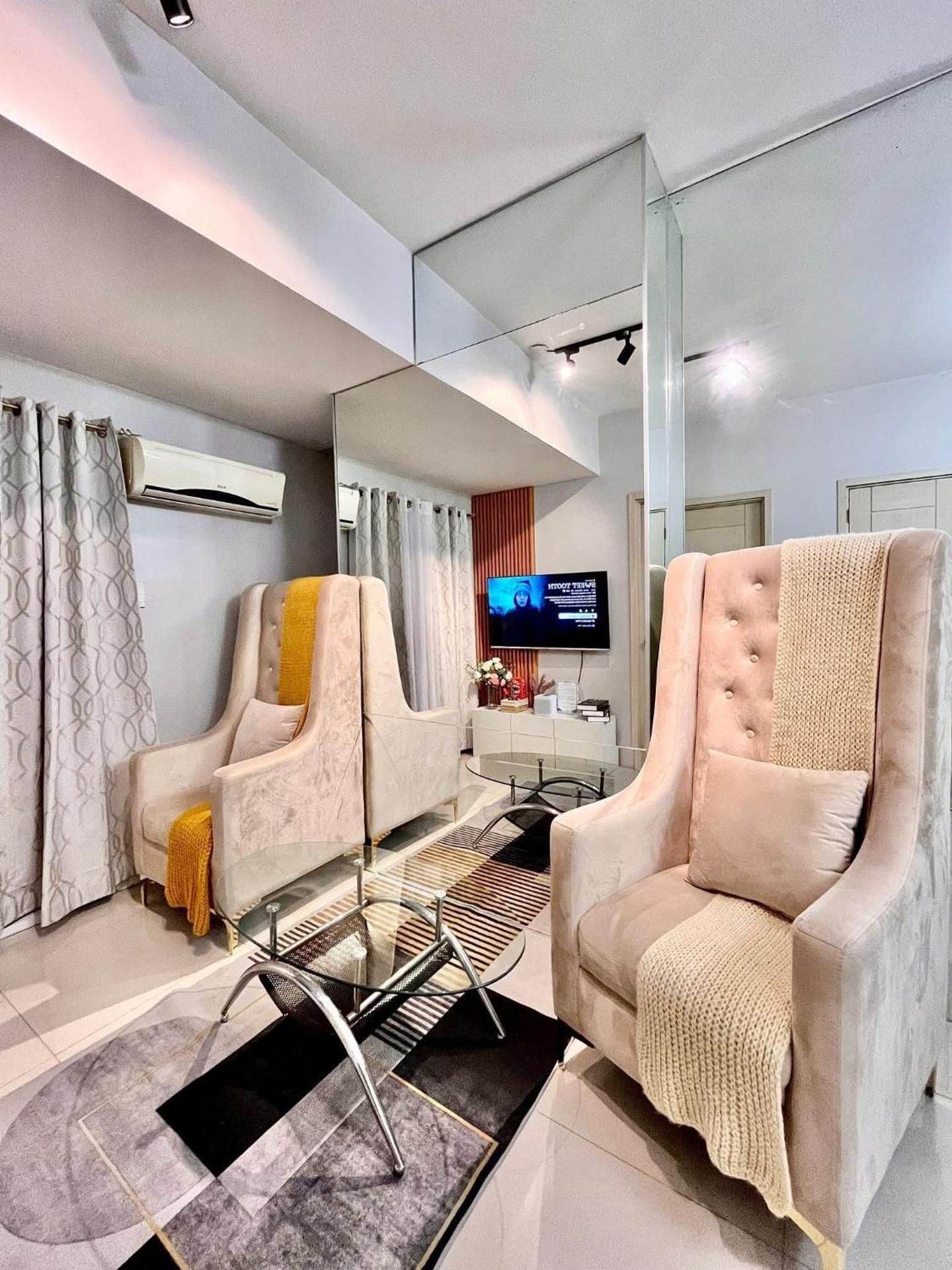 Two-Bedroom Apartment with City View