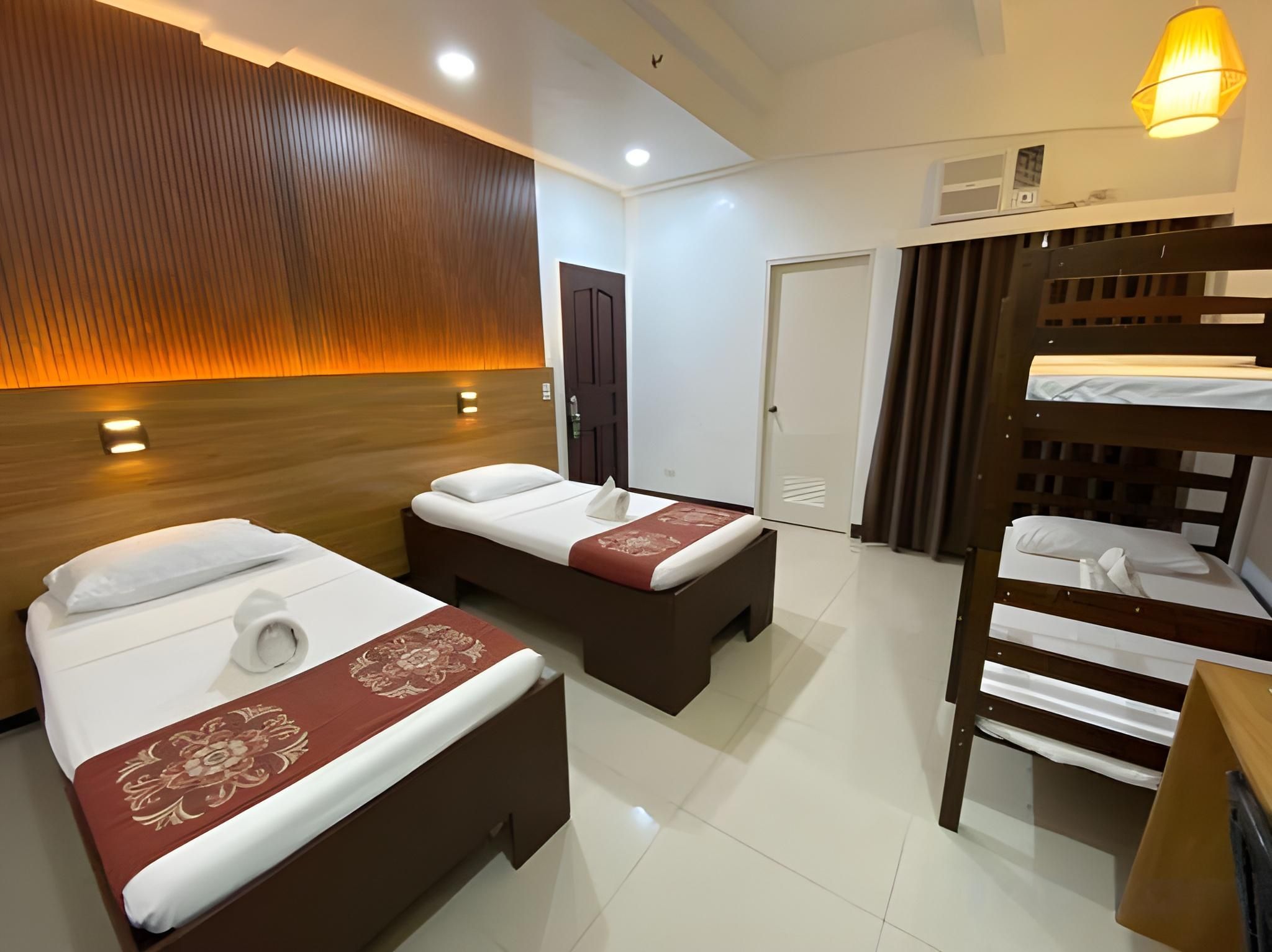 Deluxe Family Room