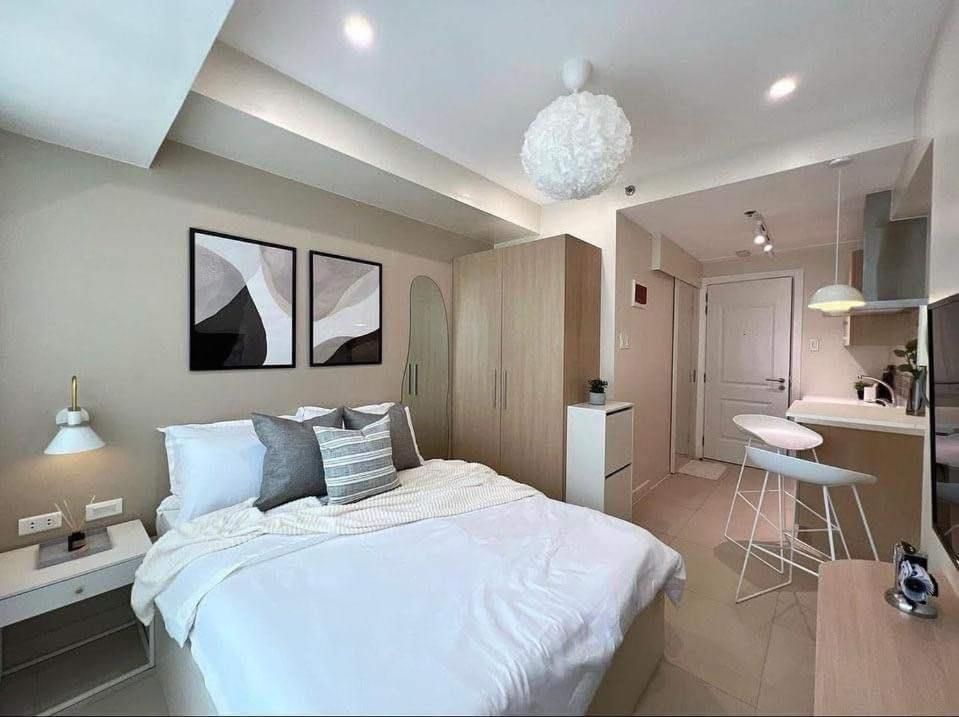 Studio Apartment with Balcony