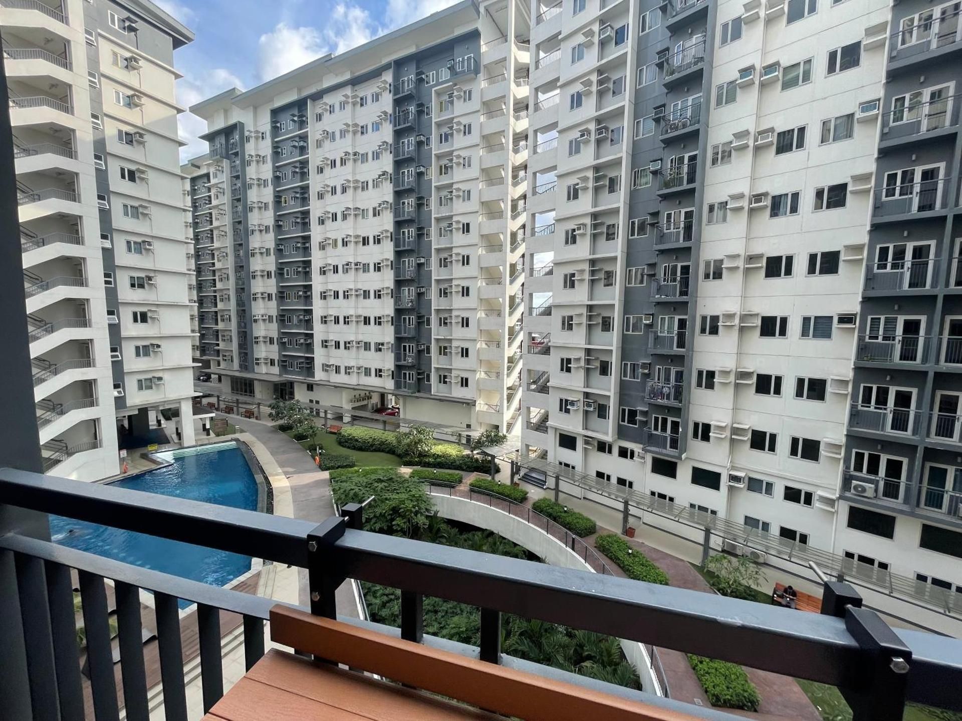 Two-Bedroom Deluxe Apartment with Balcony