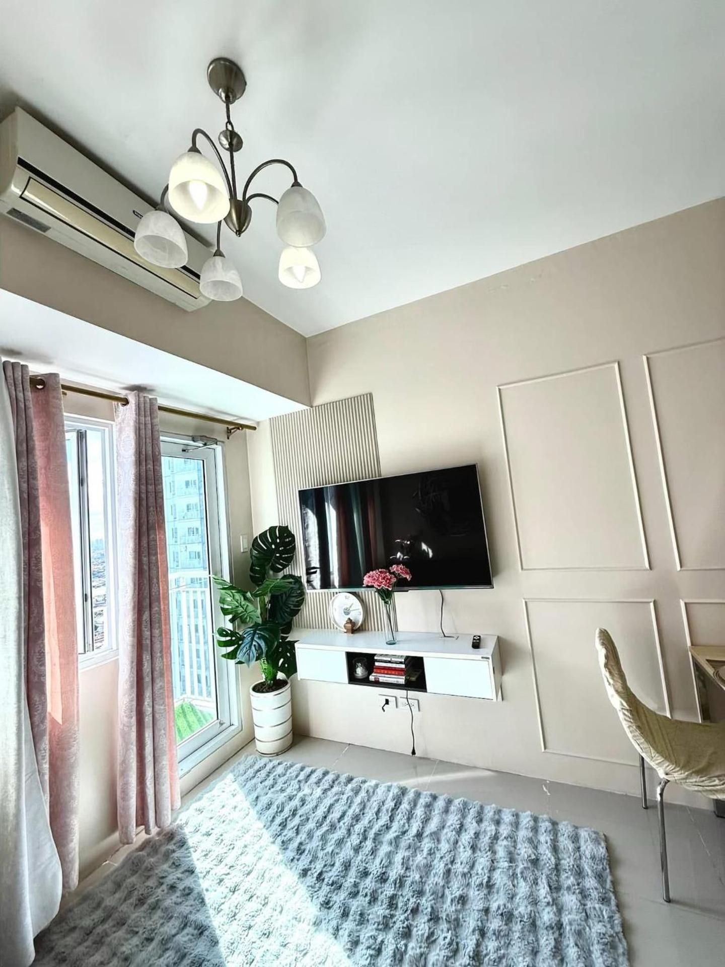 Two-Bedroom Deluxe Apartment with Balcony