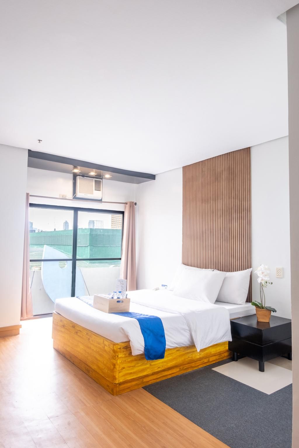 Mega Suite