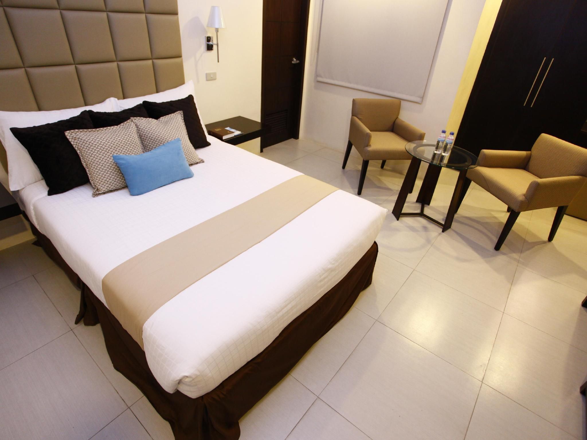 The Oracle Hotel & Residences Superior 3