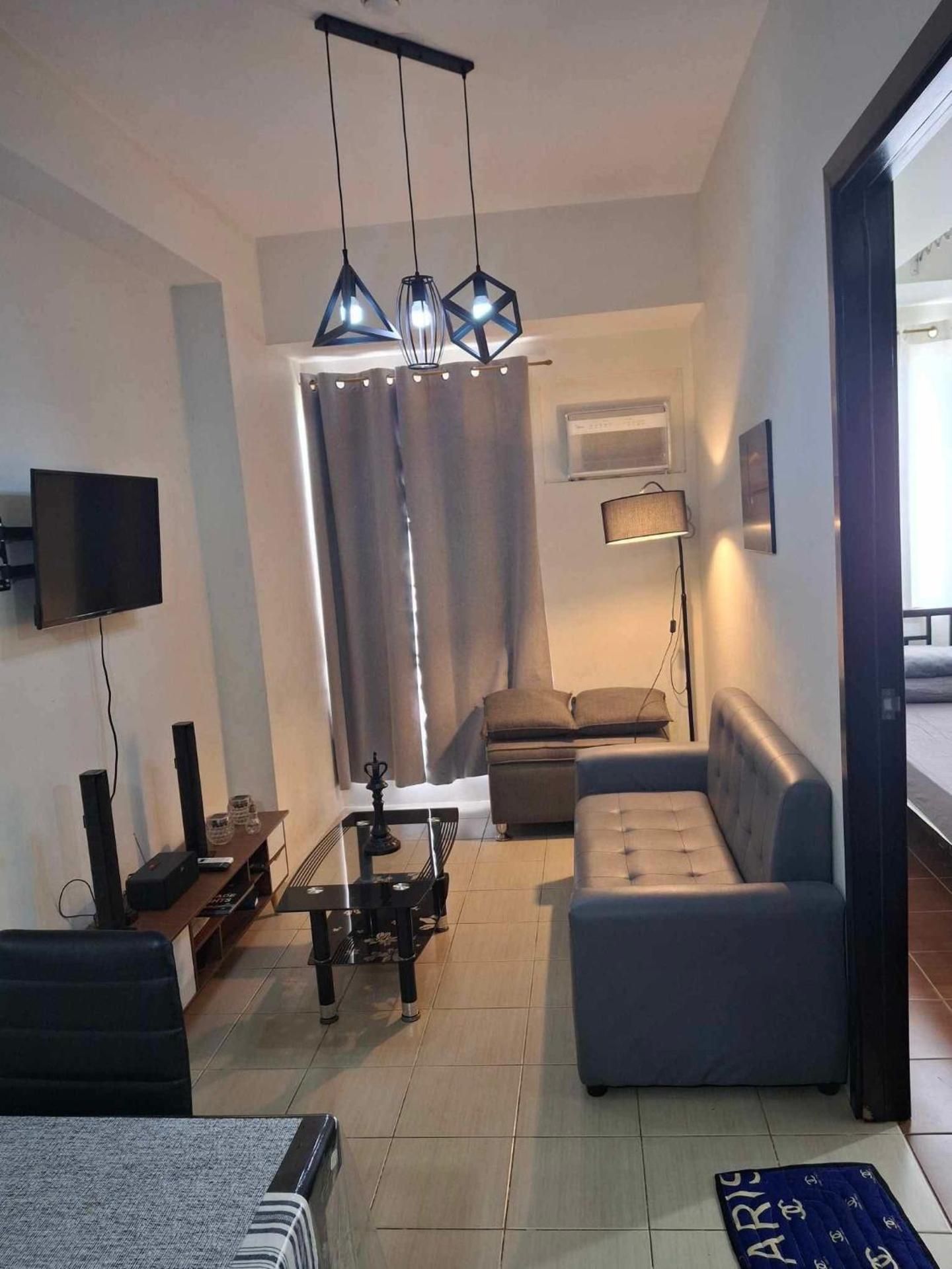 One-Bedroom Apartment With City View