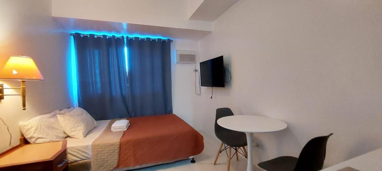 Deluxe Queen Studio