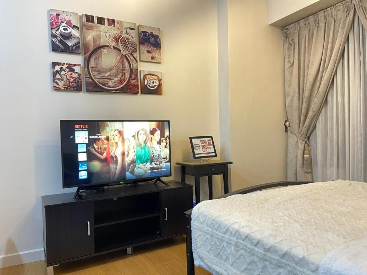 Deluxe Queen Studio 