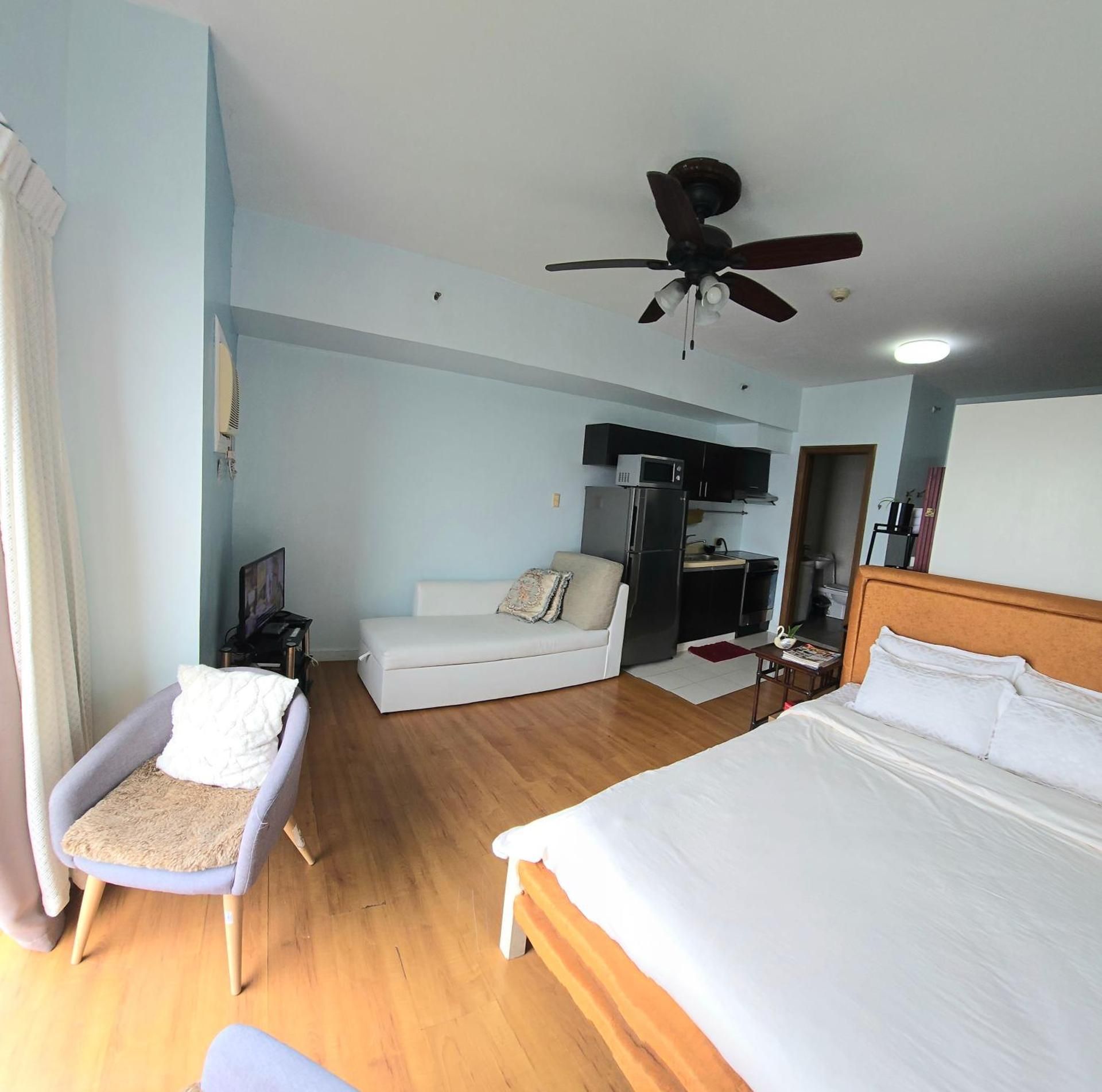 Studio Apartment with Queen Bed