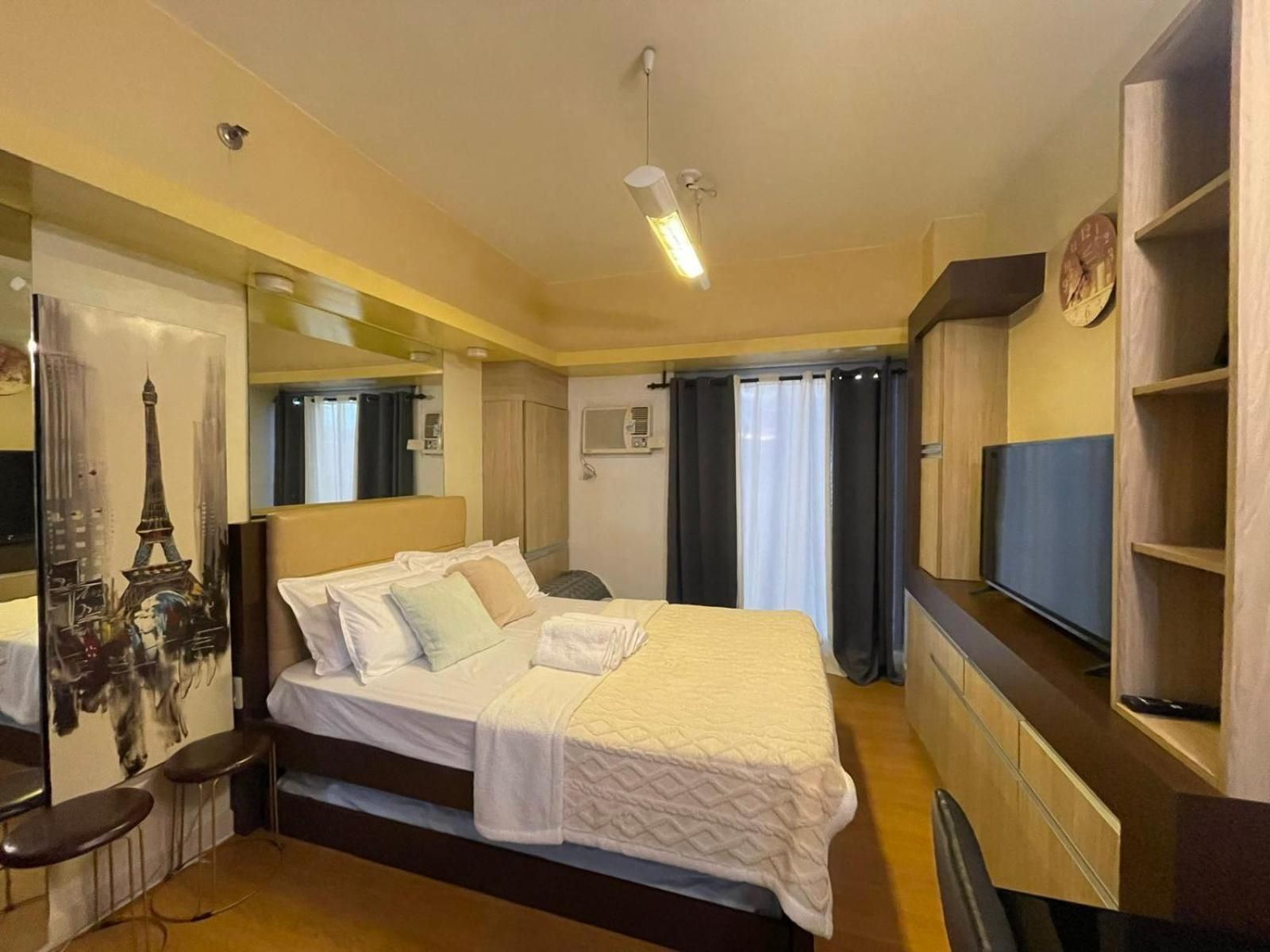 Modern Condo near US Embassy and St Lukes Ermita One-Bedroom Apartment