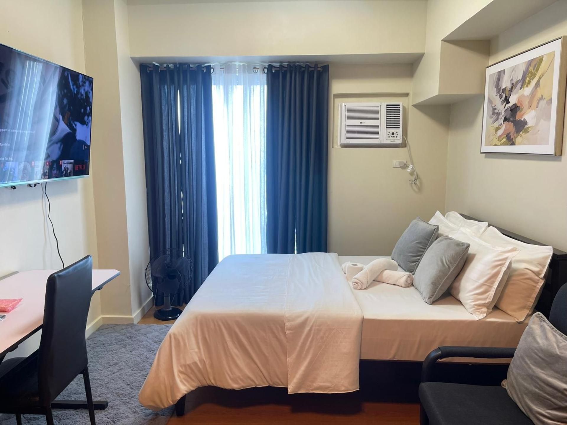 Studio with ocean view