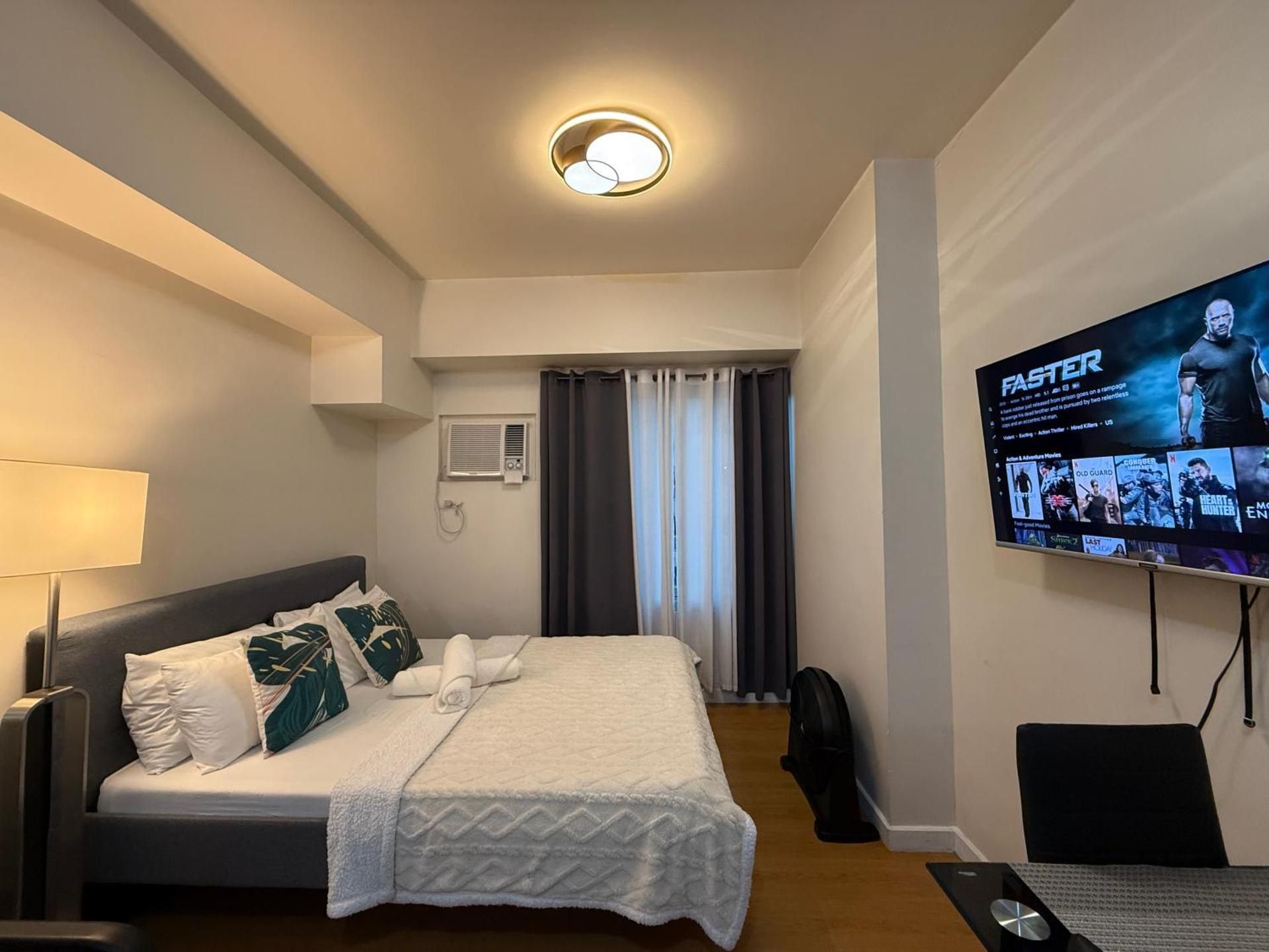 Studio with Sofa Bed