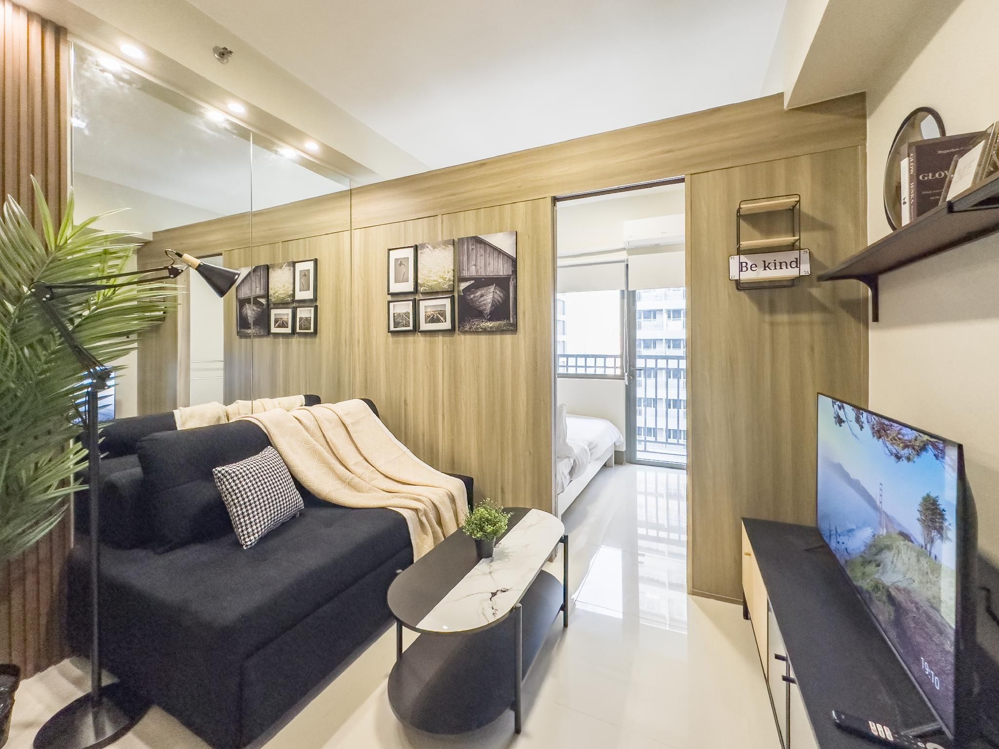 Modern Style - Superior One Bedroom with Balcony Facing Pool