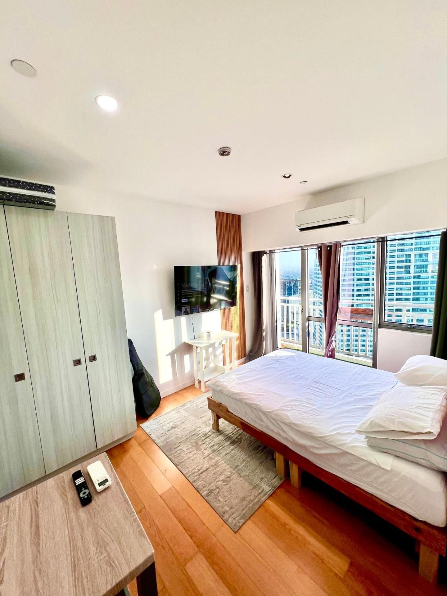 Studio with Balcony