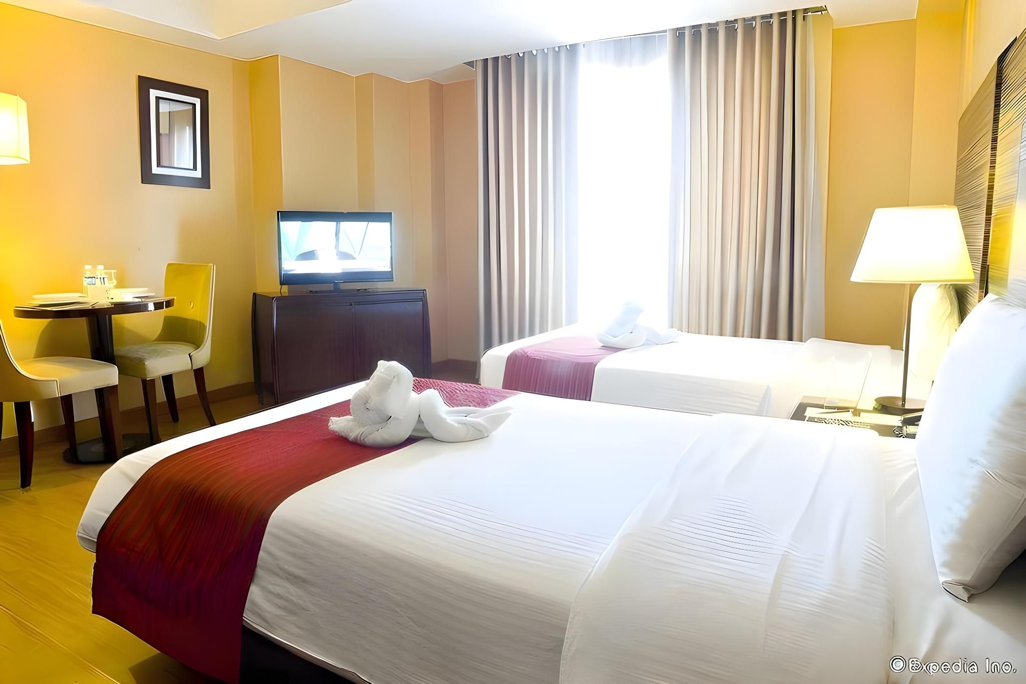 Lancaster Hotel Manila Junior Suite Twin