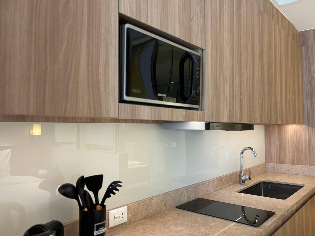 Deluxe King Suite