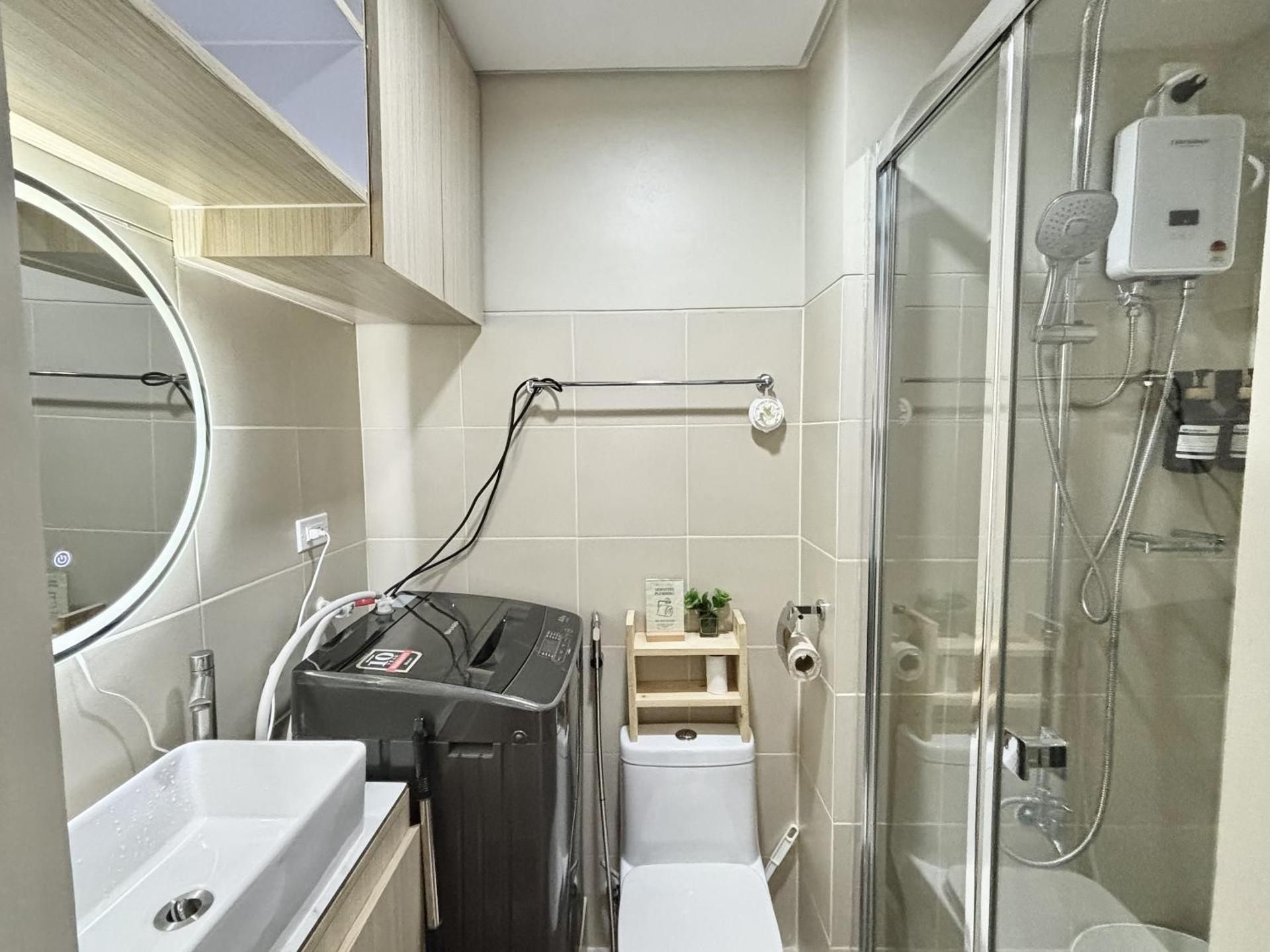 One-Bedroom Apartment With City View