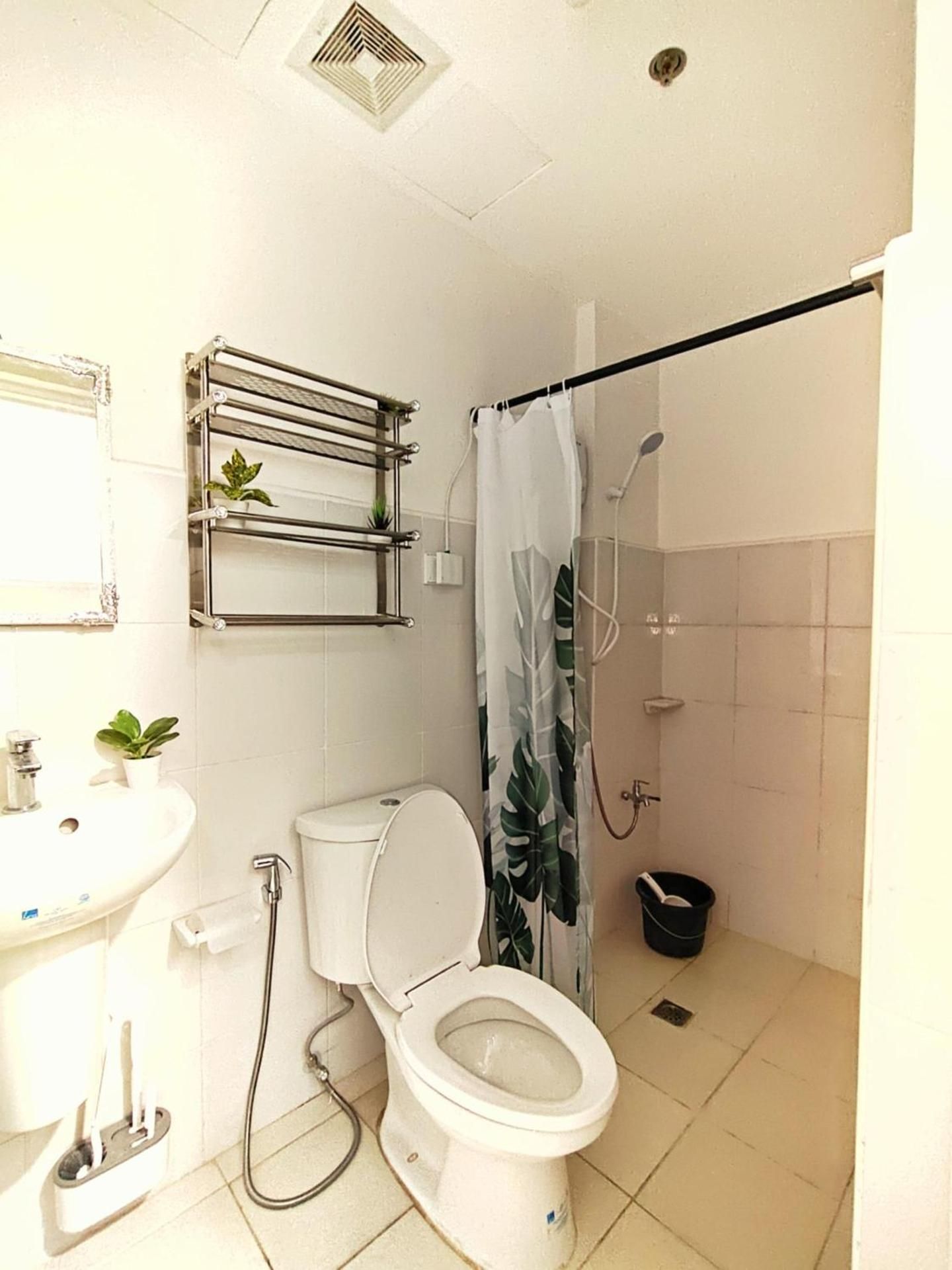 Deluxe One-Bedroom Apartment