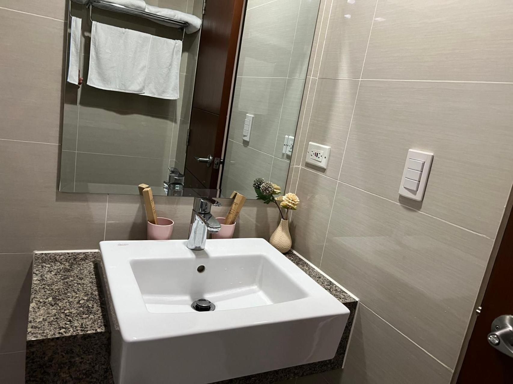 One-Bedroom Deluxe Apartment
