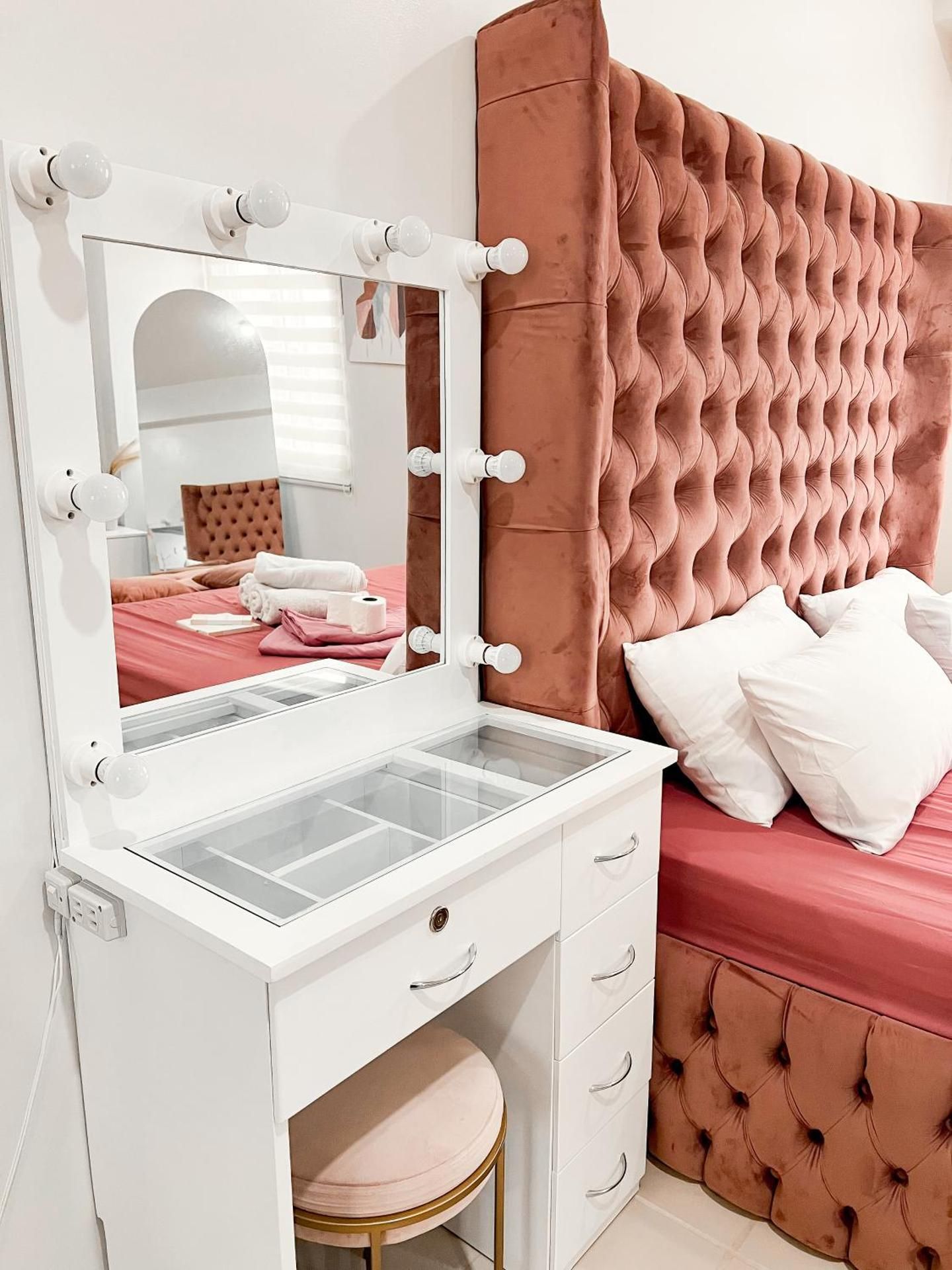 King Studio with Sofa Bed