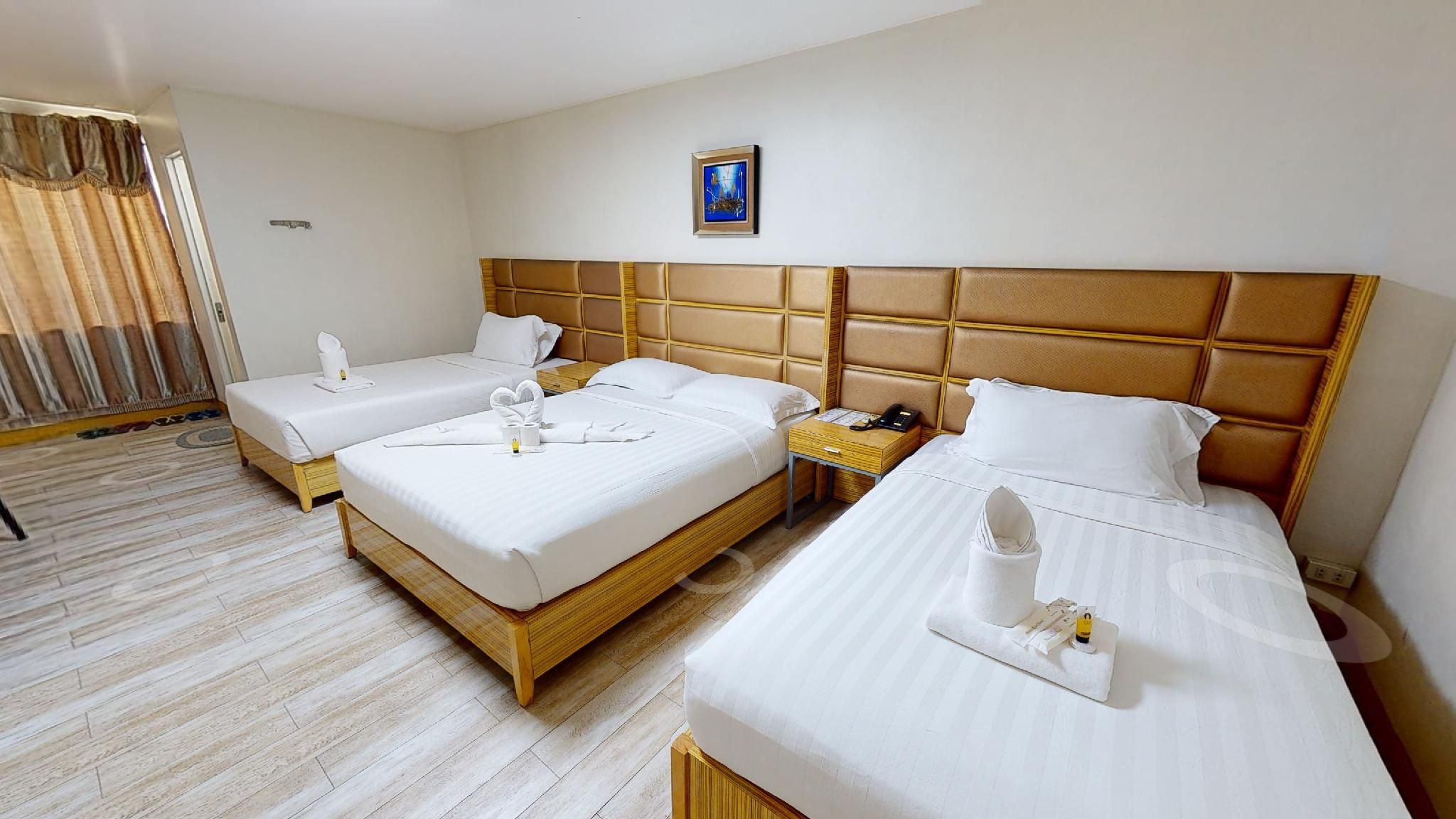 Suite Family Room