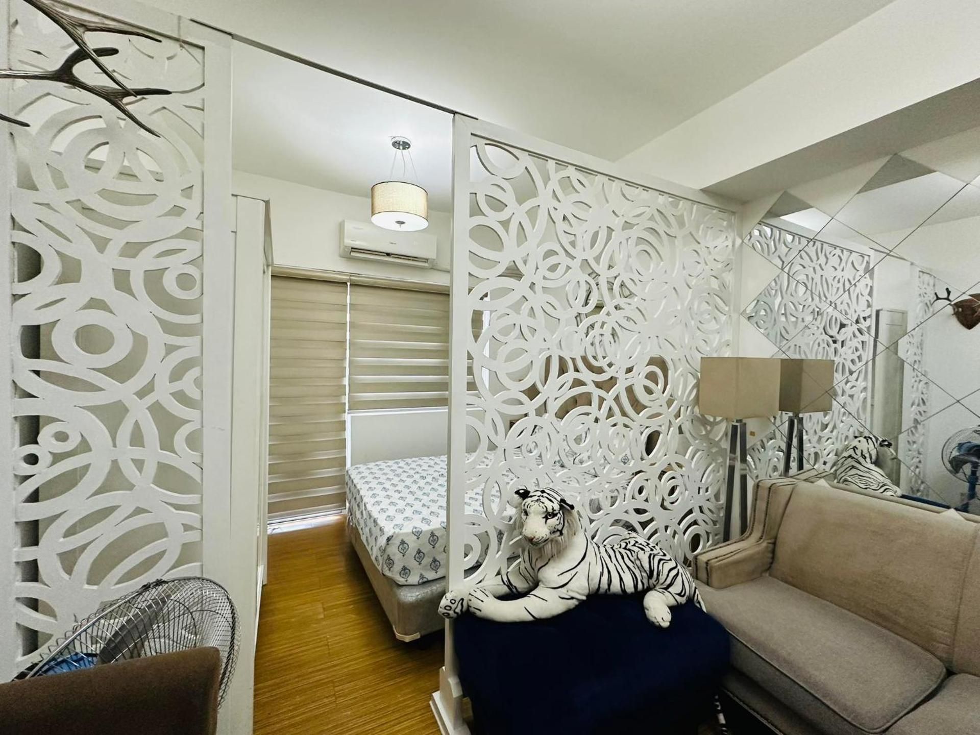 Deluxe One-Bedroom Apartment with Garden View